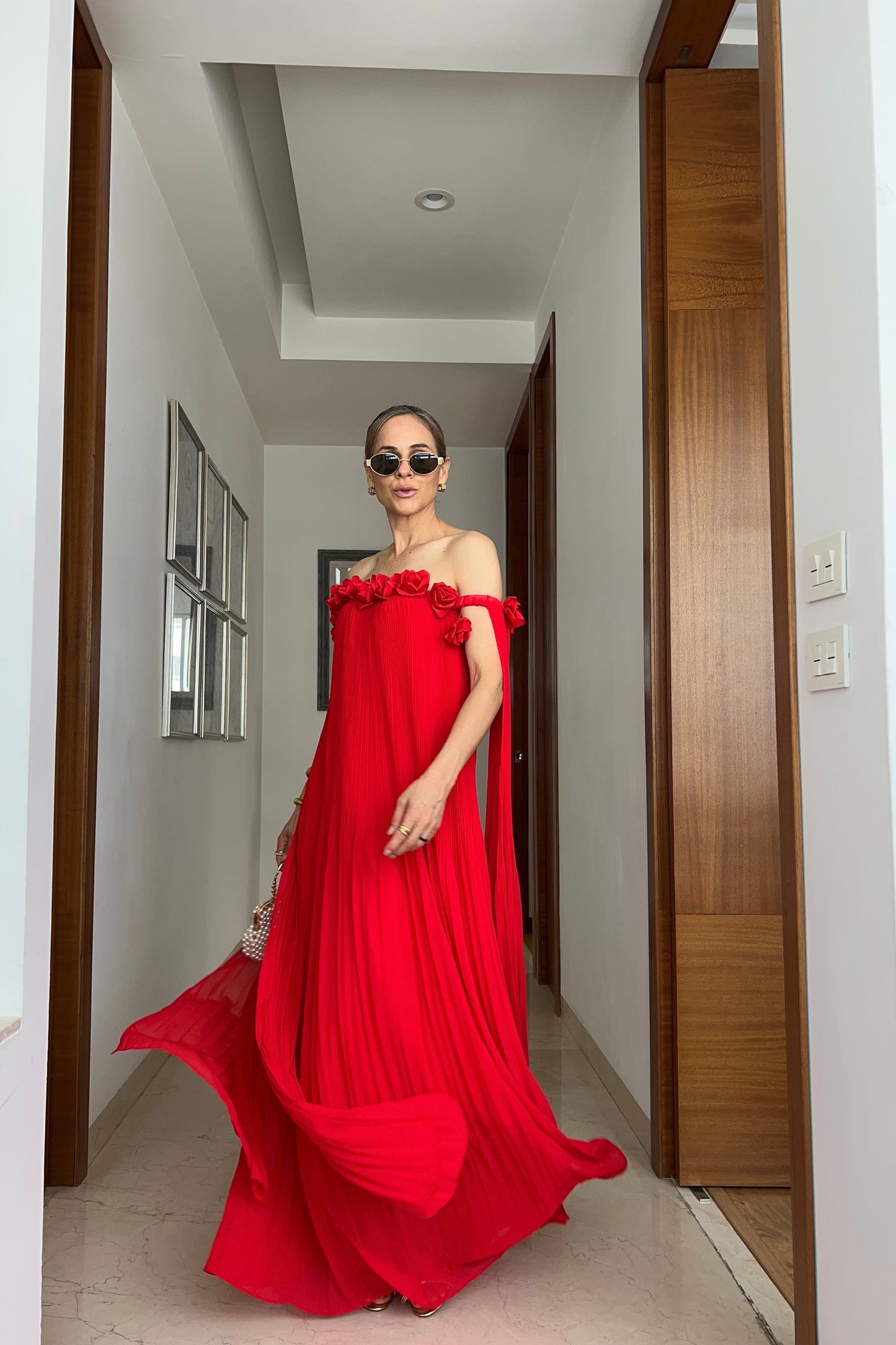 VESTIDO FLORES RESALTADAS