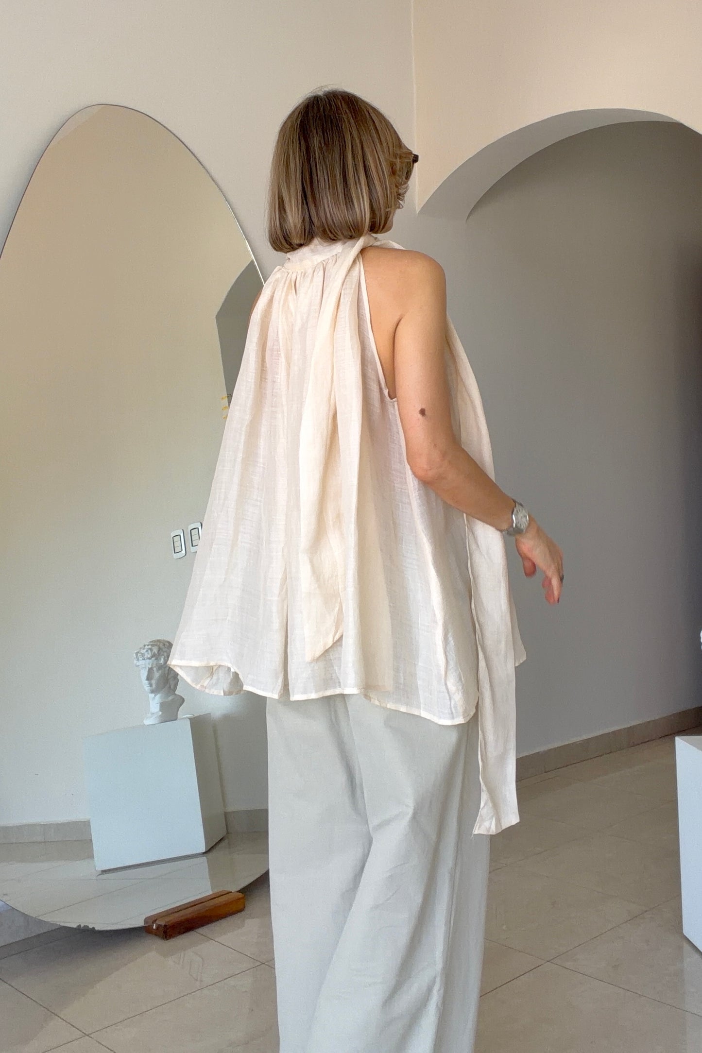 BLUSA DETALLE CUELLO