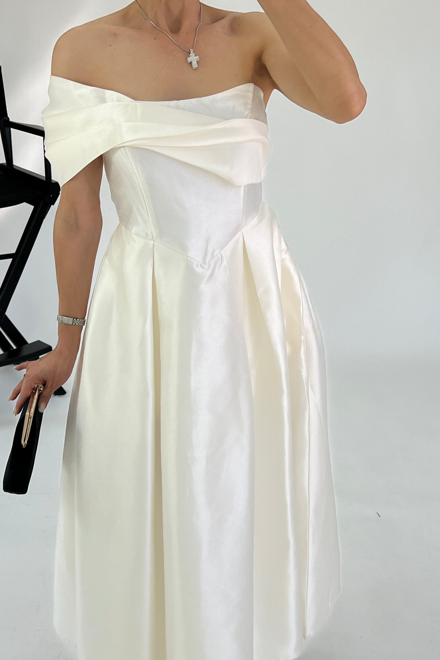 VESTIDO MANGA ASIMETRICA