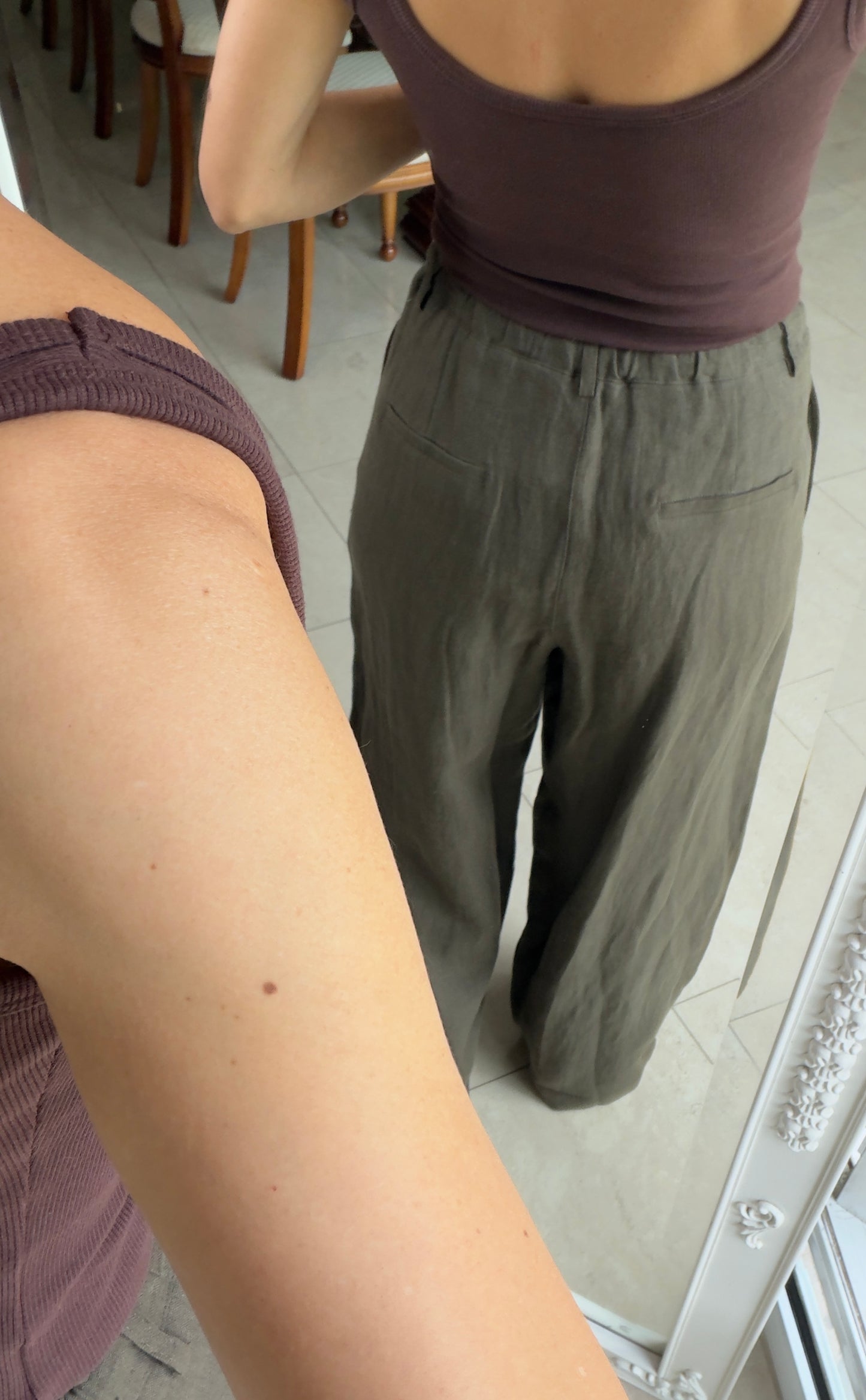 PANTALON DETALLE JARETA