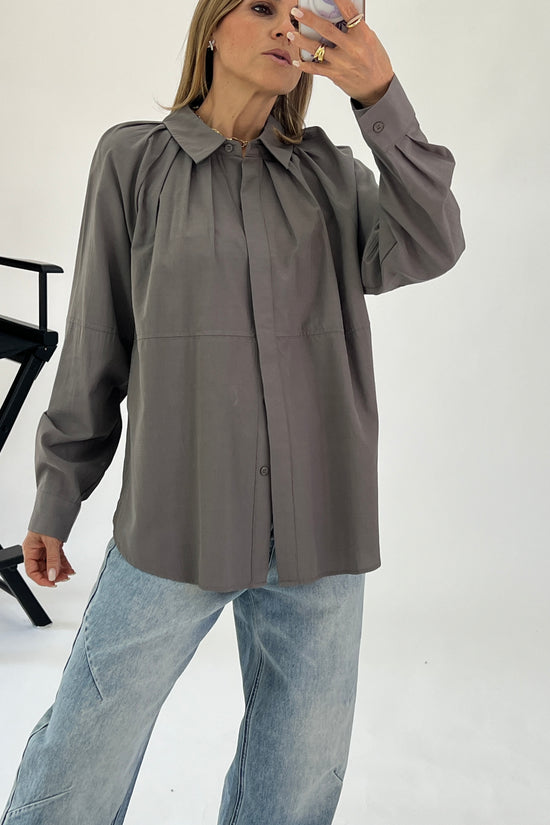 CAMISA DETALLE PLISADOS