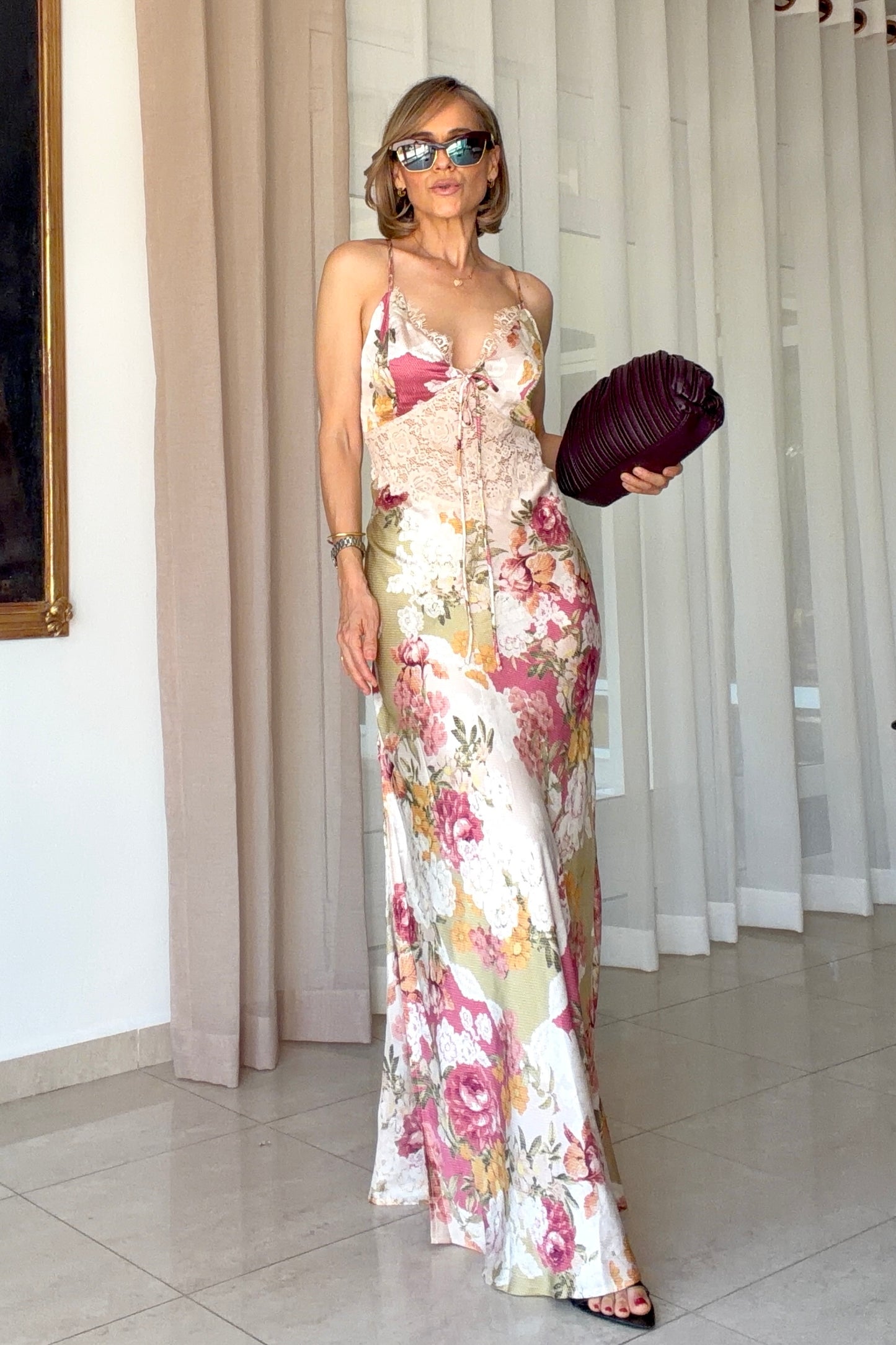 VESTIDO FLORES & ENCAJE