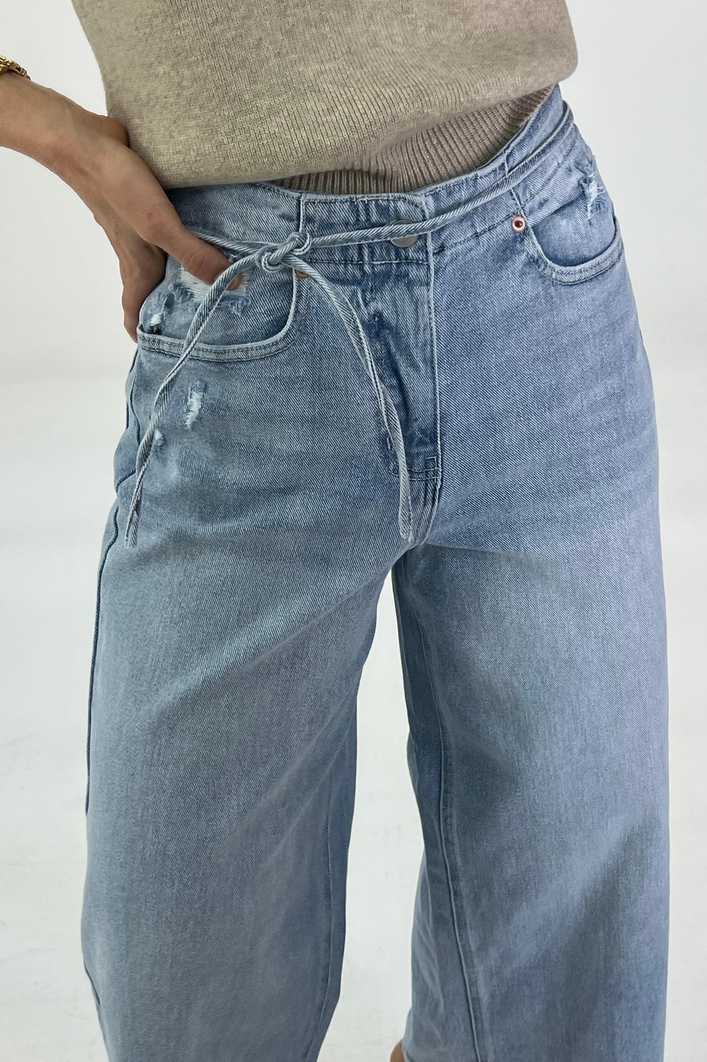 JEANS DETALLE CINTURA