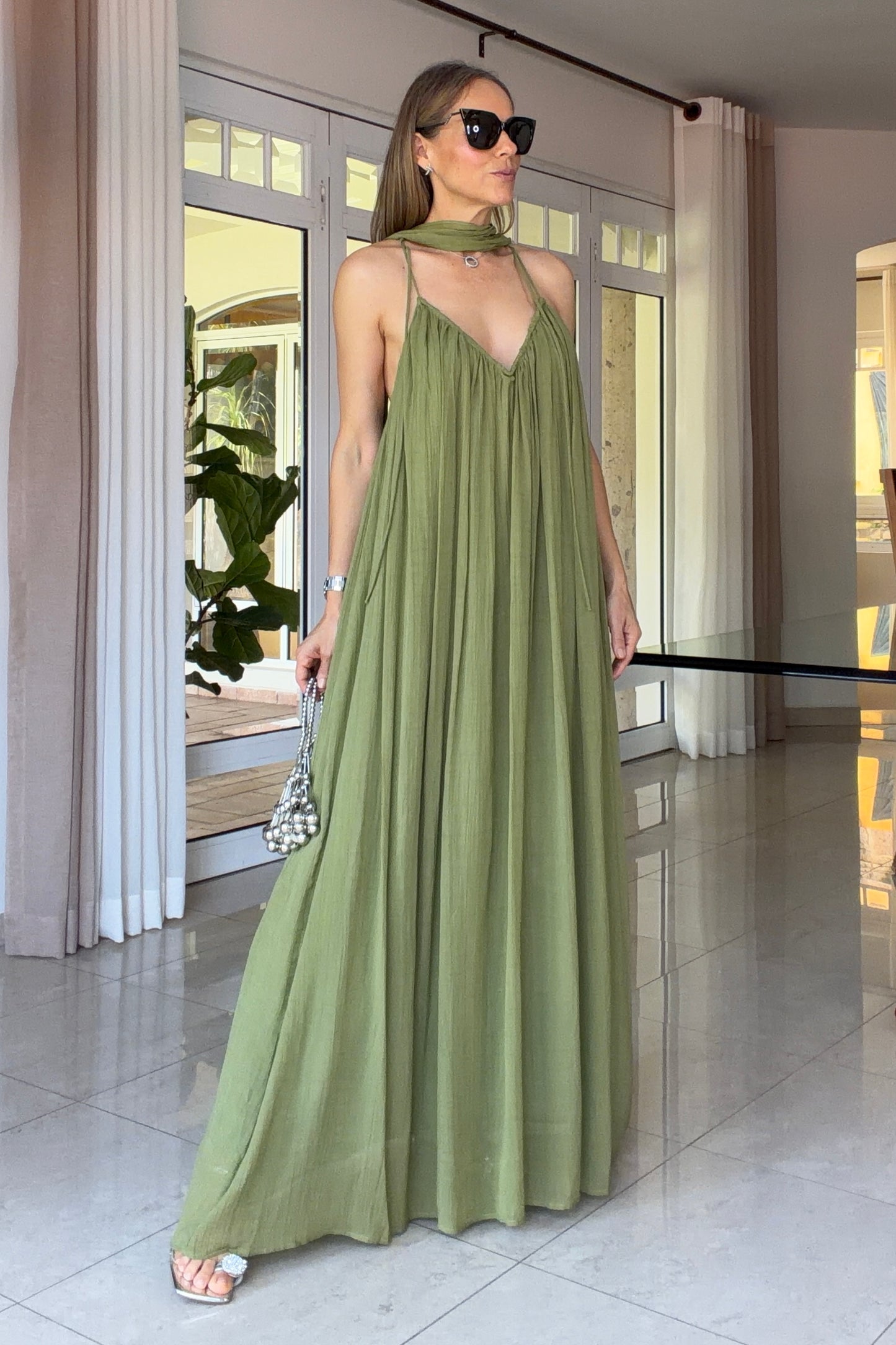 VESTIDO ESCOTE V & CORBATIN