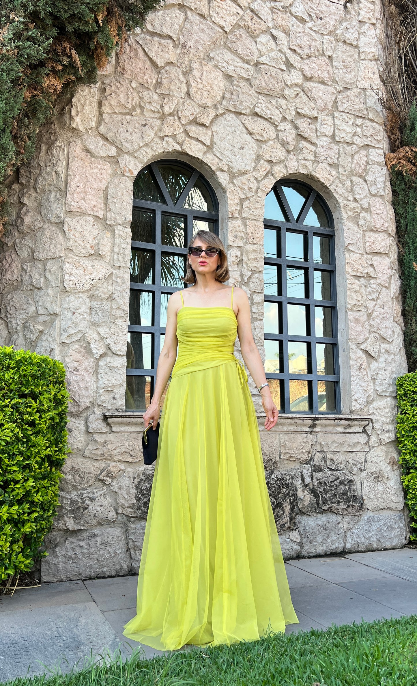 VESTIDO DETALLE COSTADO