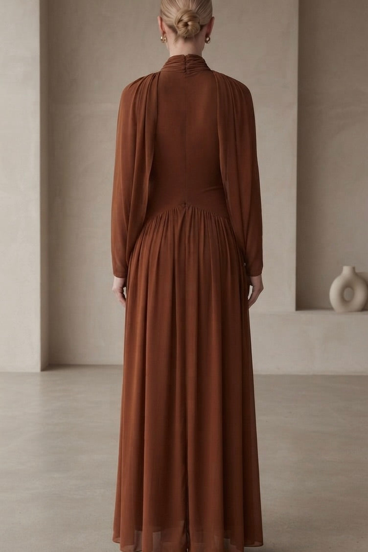 VESTIDO DETALLES DORADOS & CAIDAS