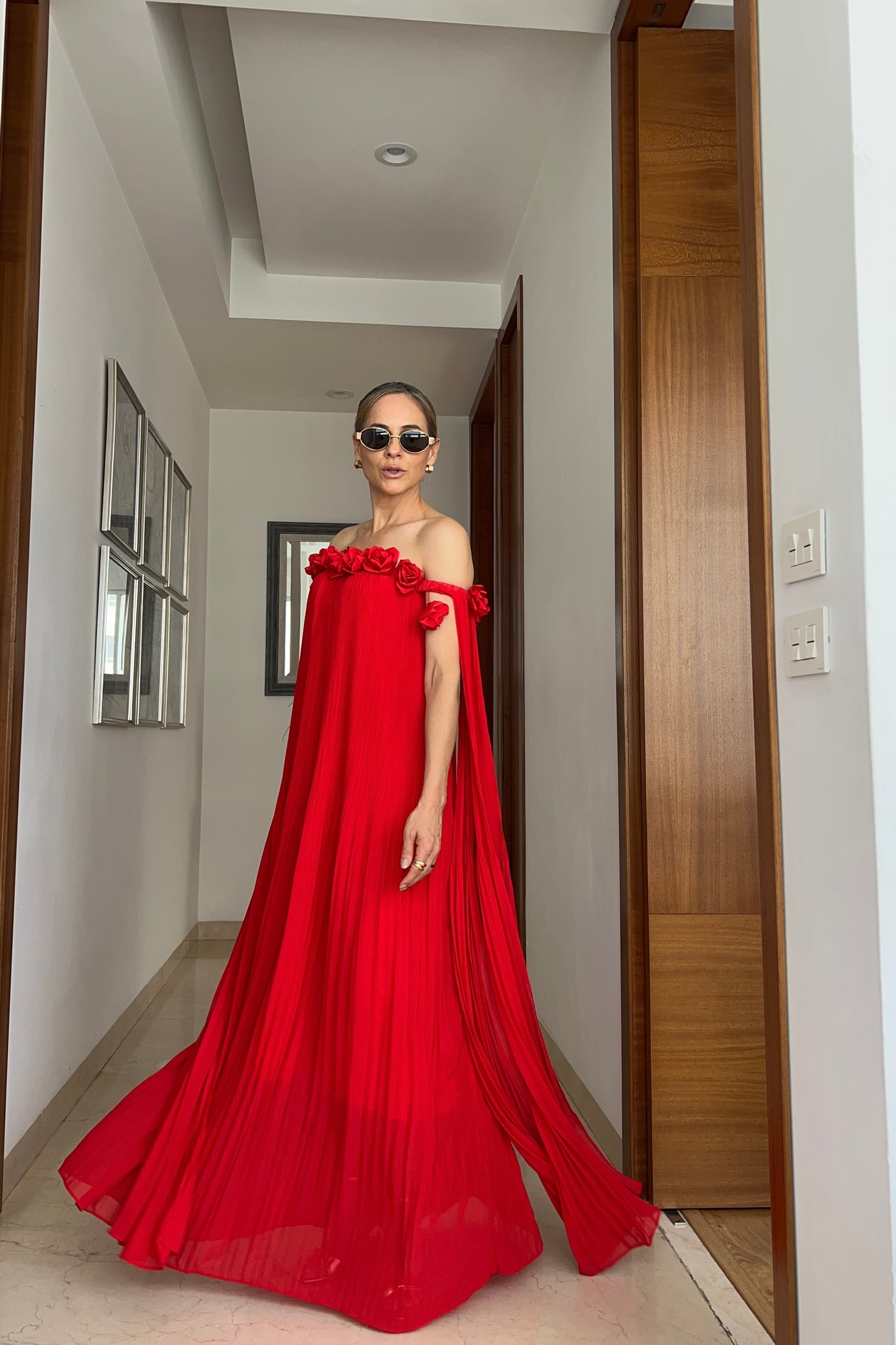 VESTIDO FLORES RESALTADAS