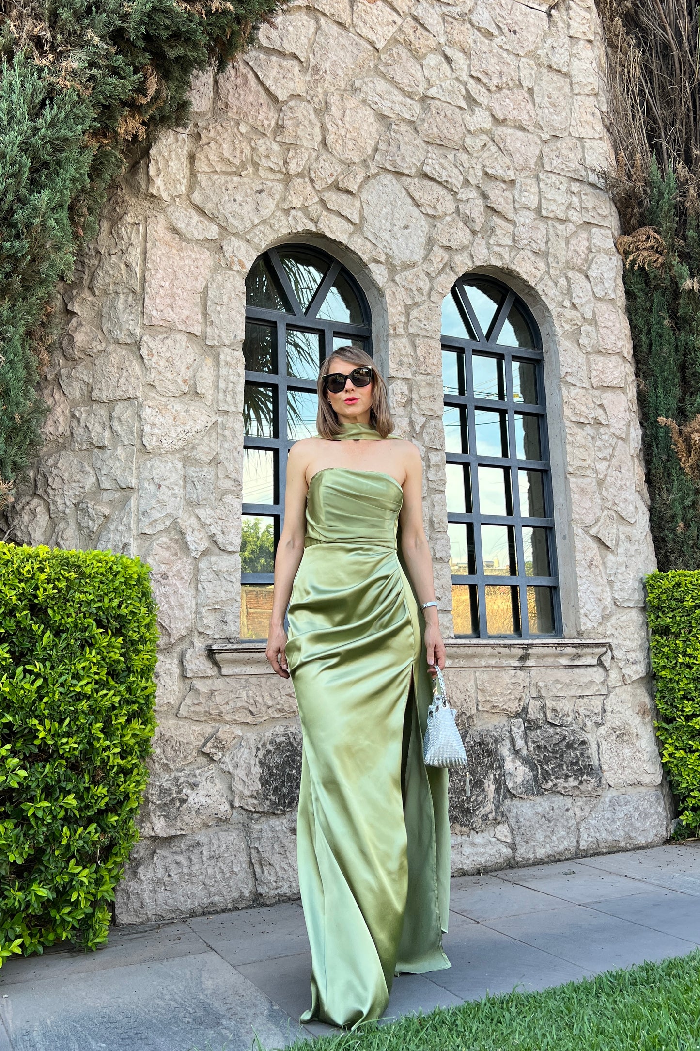 VESTIDO CON CORBATIN