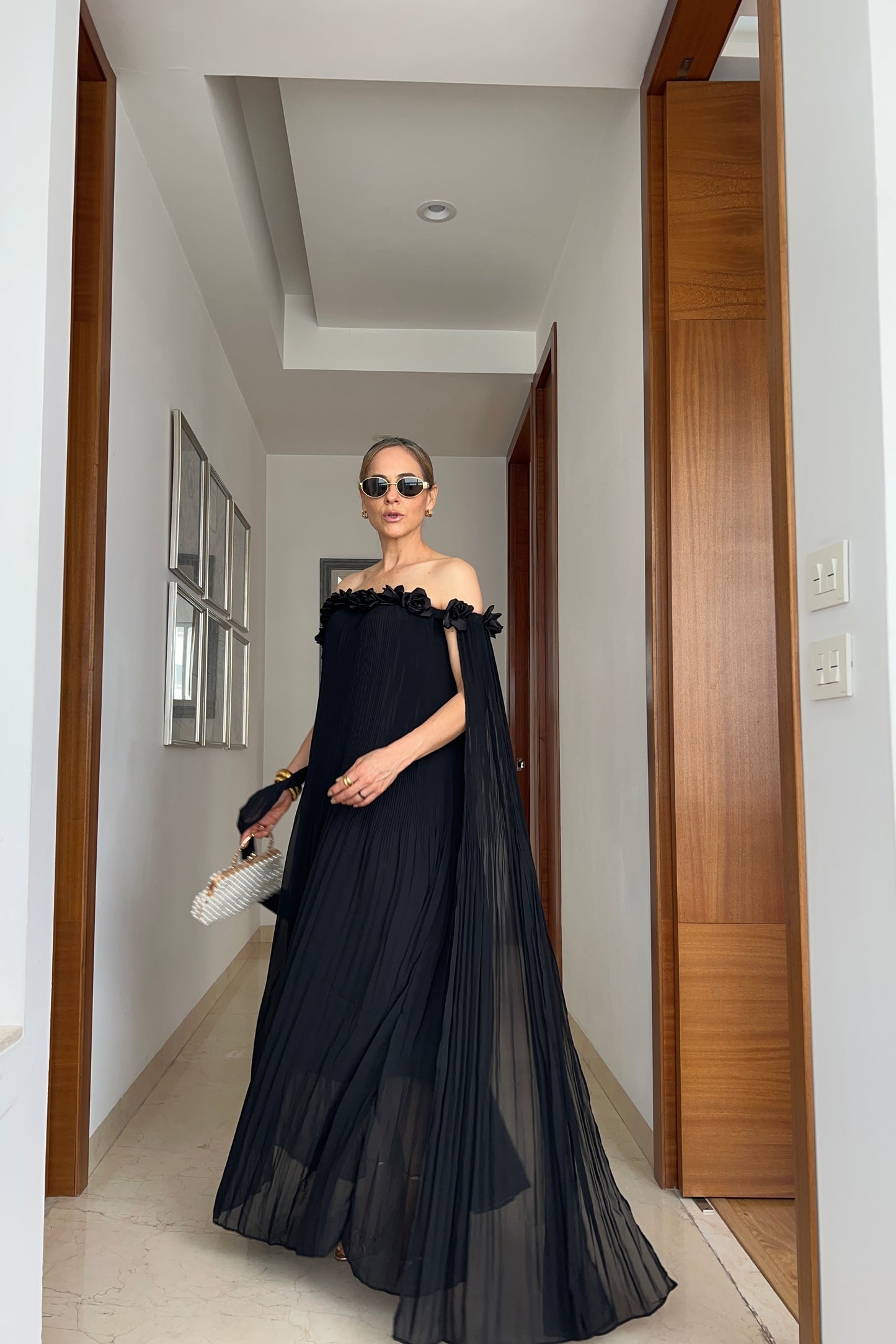 VESTIDO FLORES RESALTADAS