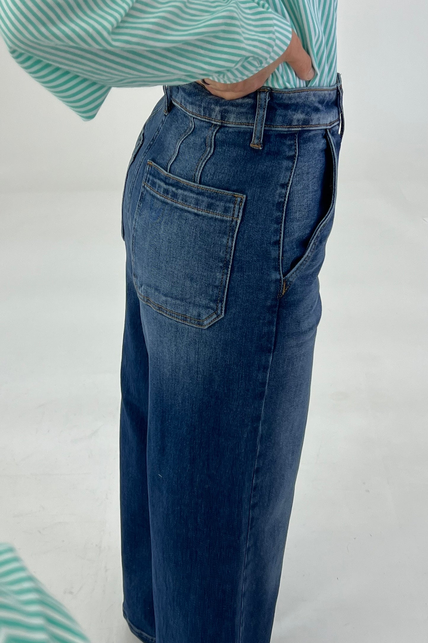 WIDE LEG JEANS