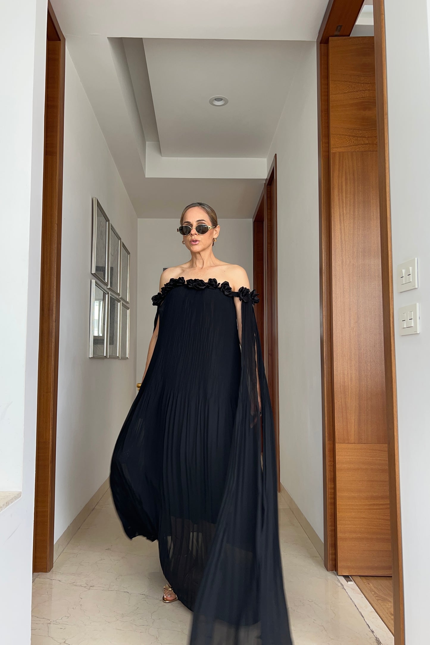 VESTIDO FLORES RESALTADAS