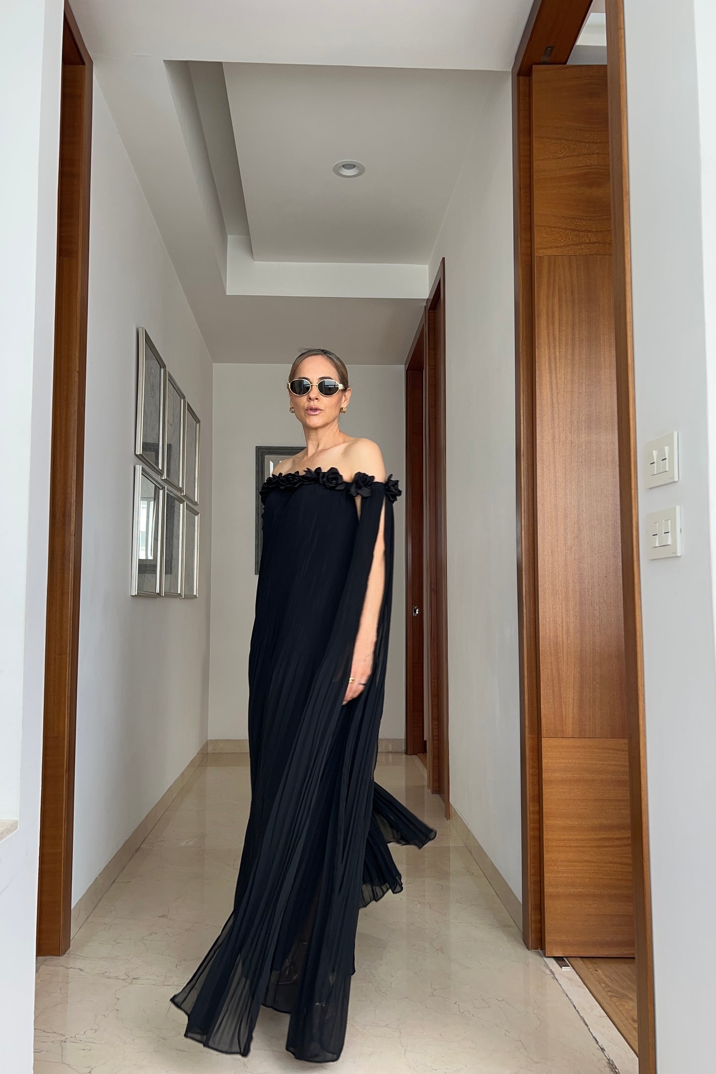 VESTIDO FLORES RESALTADAS