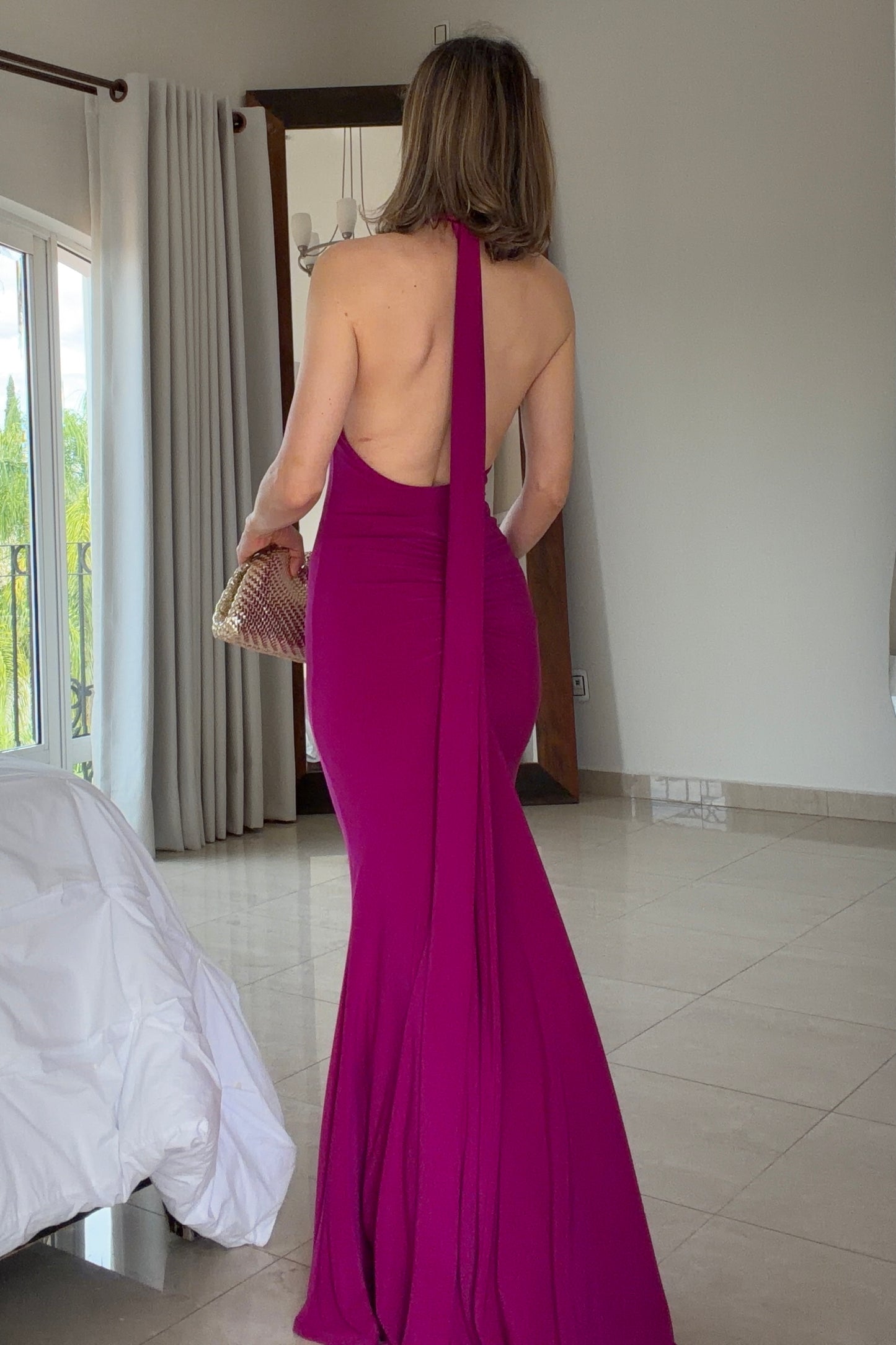 VESTIDO ESCOTE PRONUNCIADO