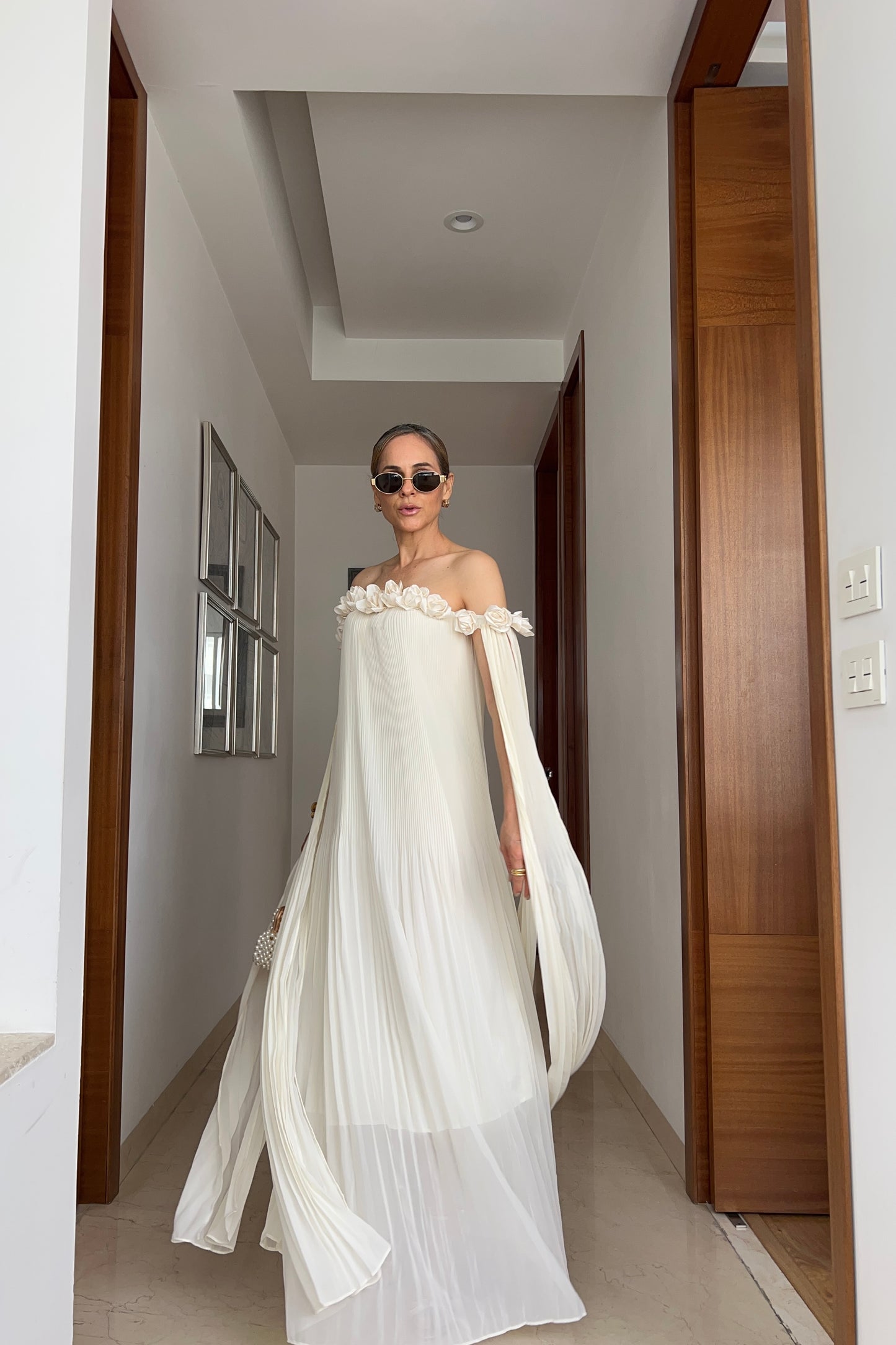 VESTIDO FLORES RESALTADAS