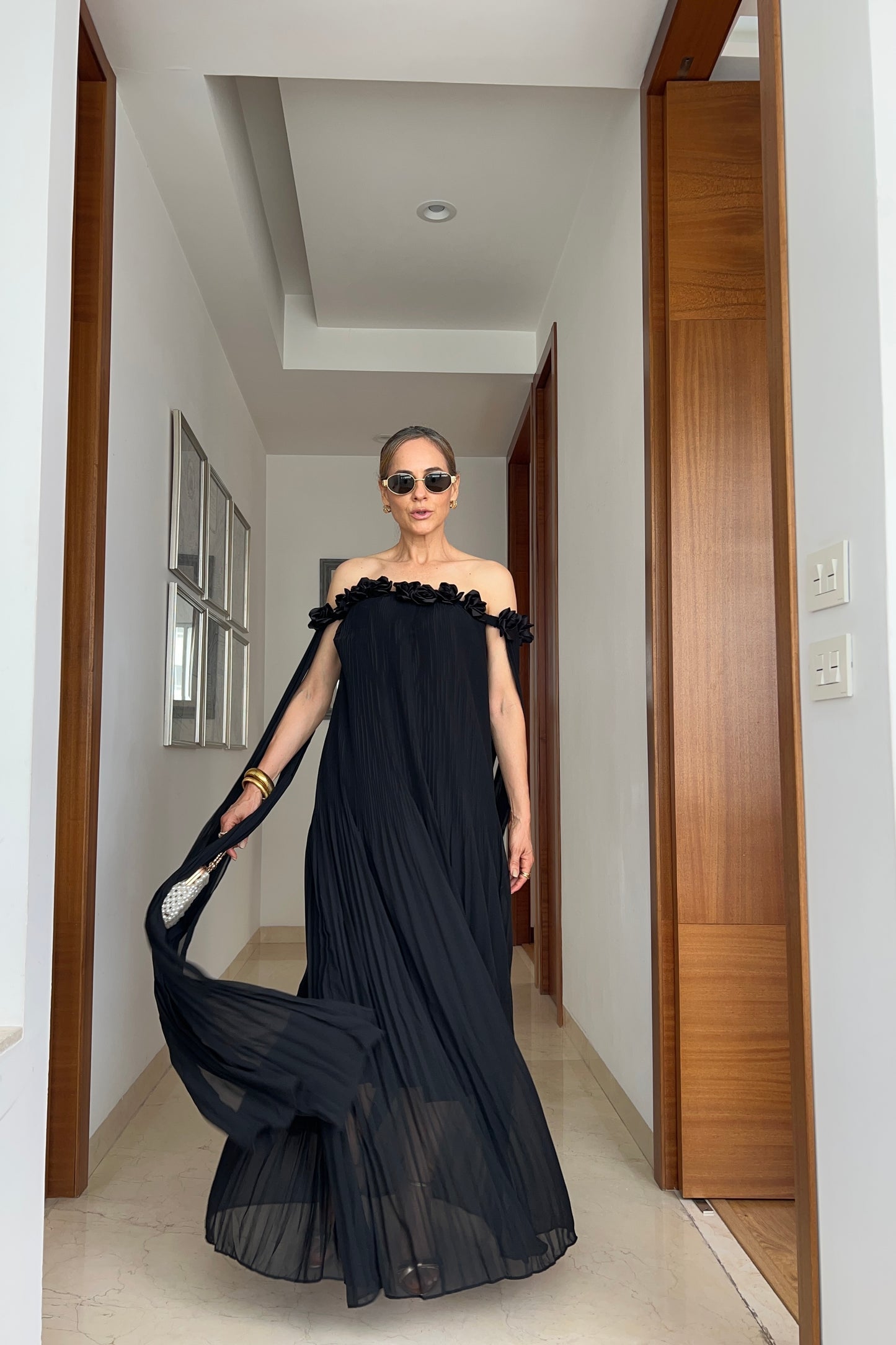 VESTIDO FLORES RESALTADAS