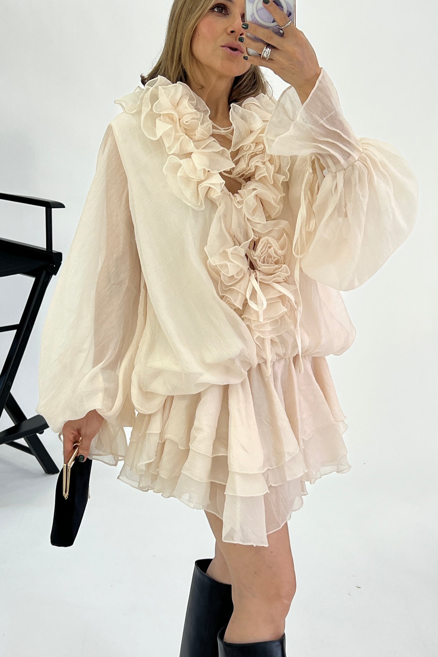 VESTIDO DETALLES ESCAROLAS