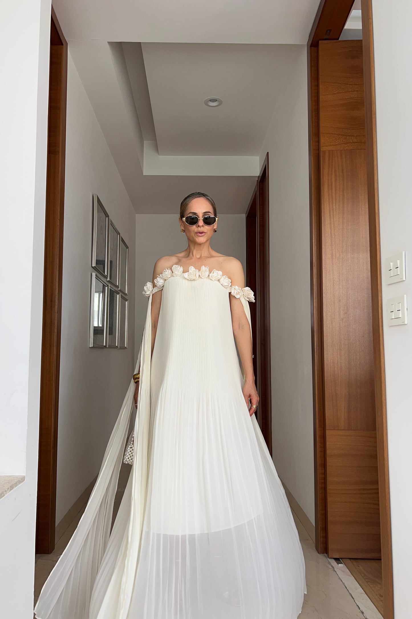 VESTIDO FLORES RESALTADAS