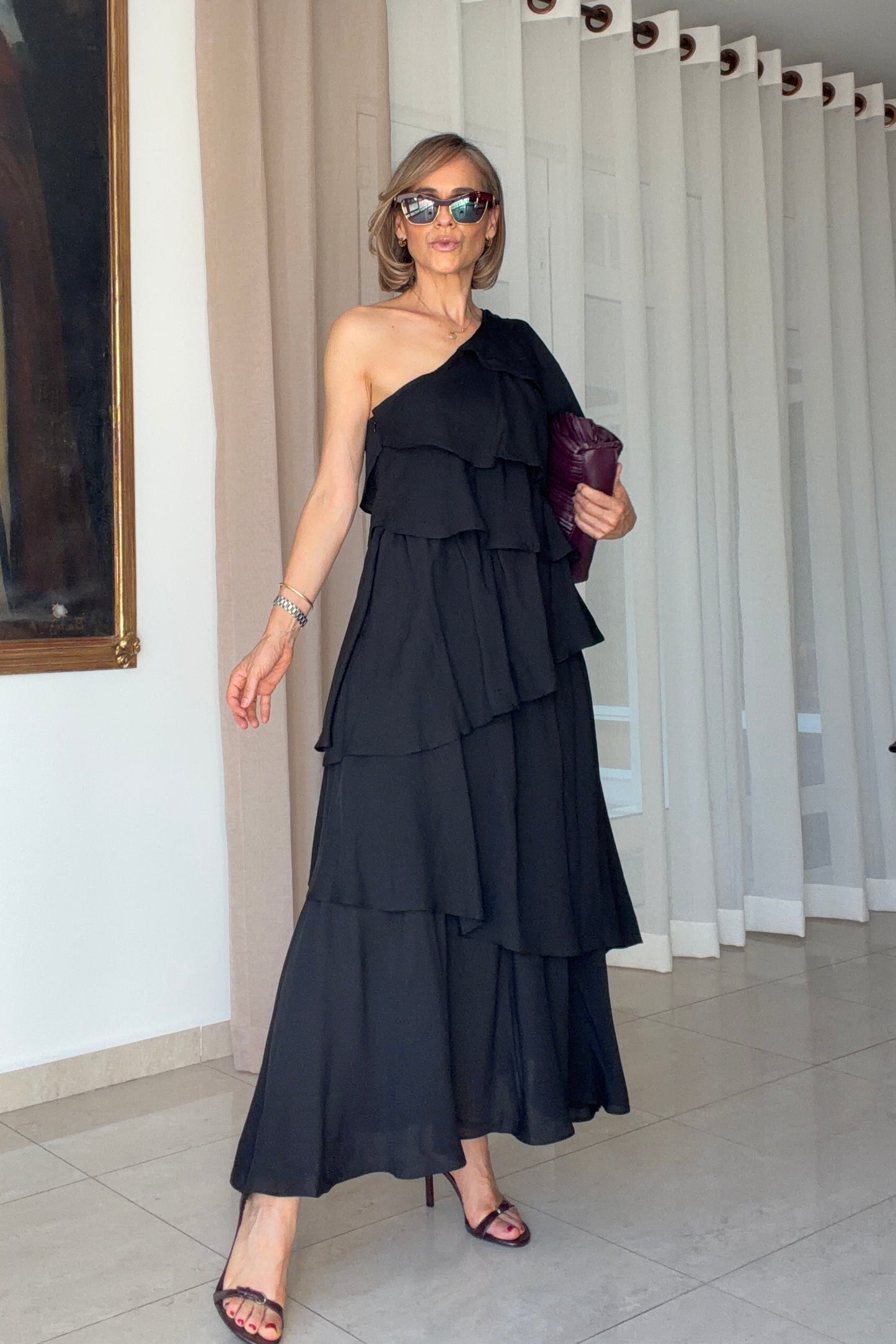 VESTIDO HOMBRO & OLANES