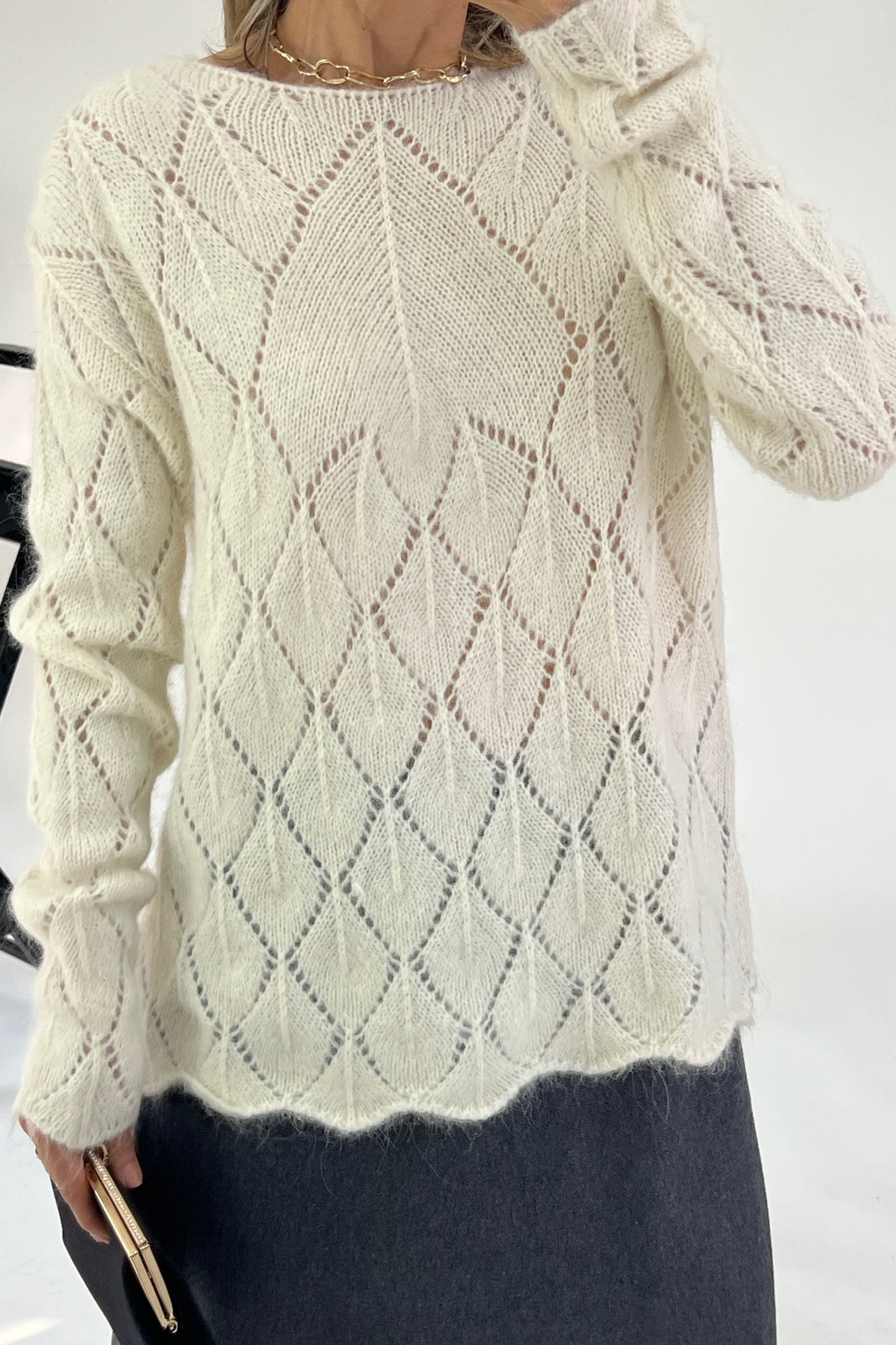 SUETER DISEÑO PERFORADO