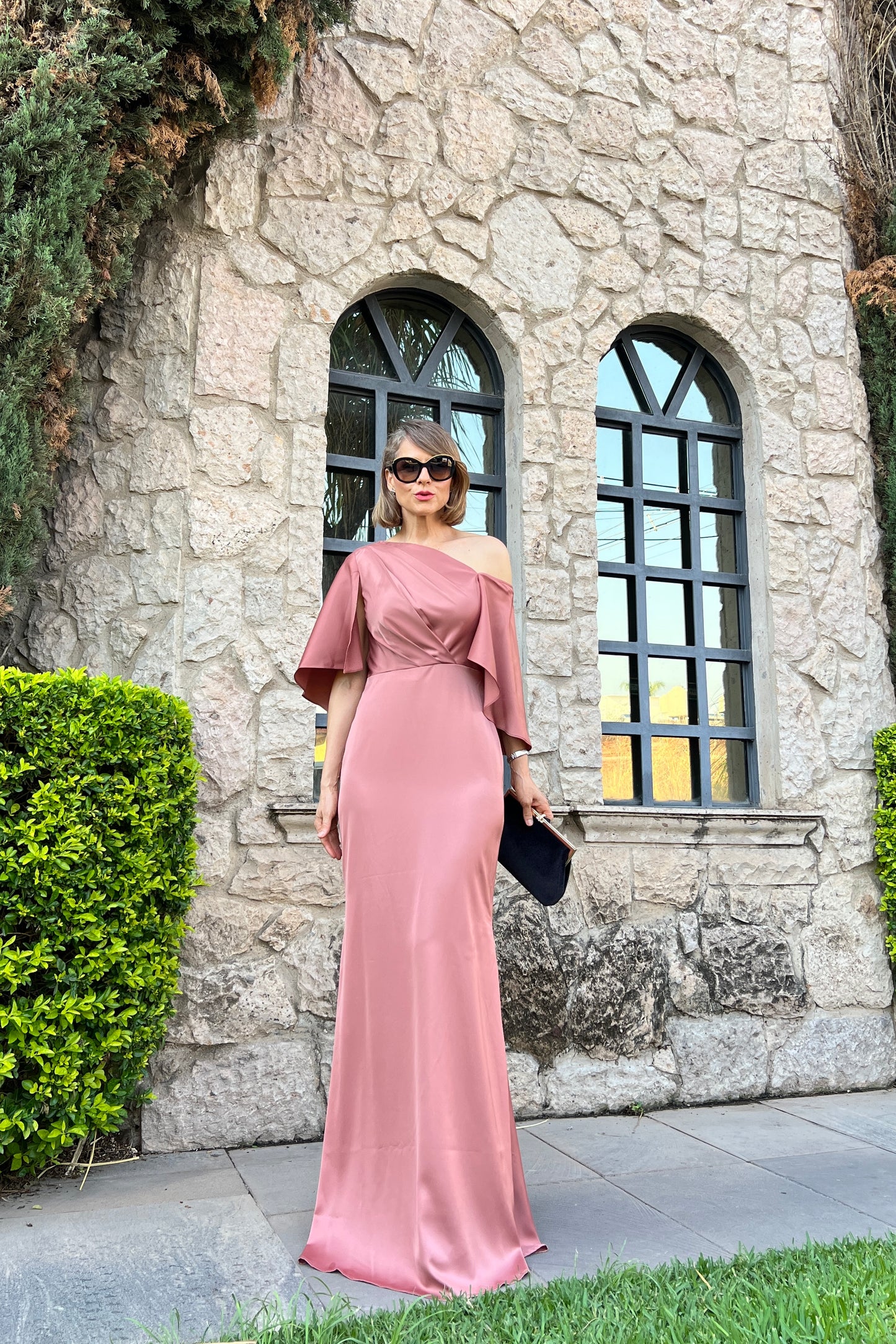 VESTIDO CAPA HOMBROS