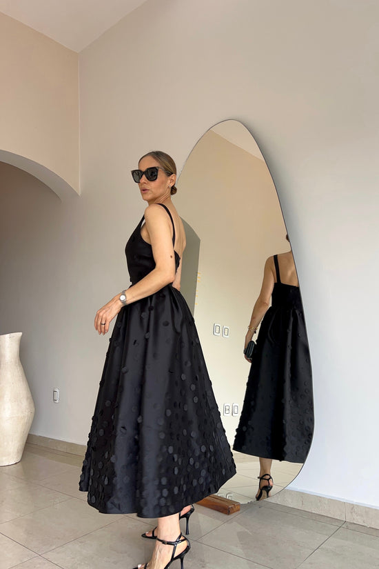 VESTIDO FLORES RESALTADAS