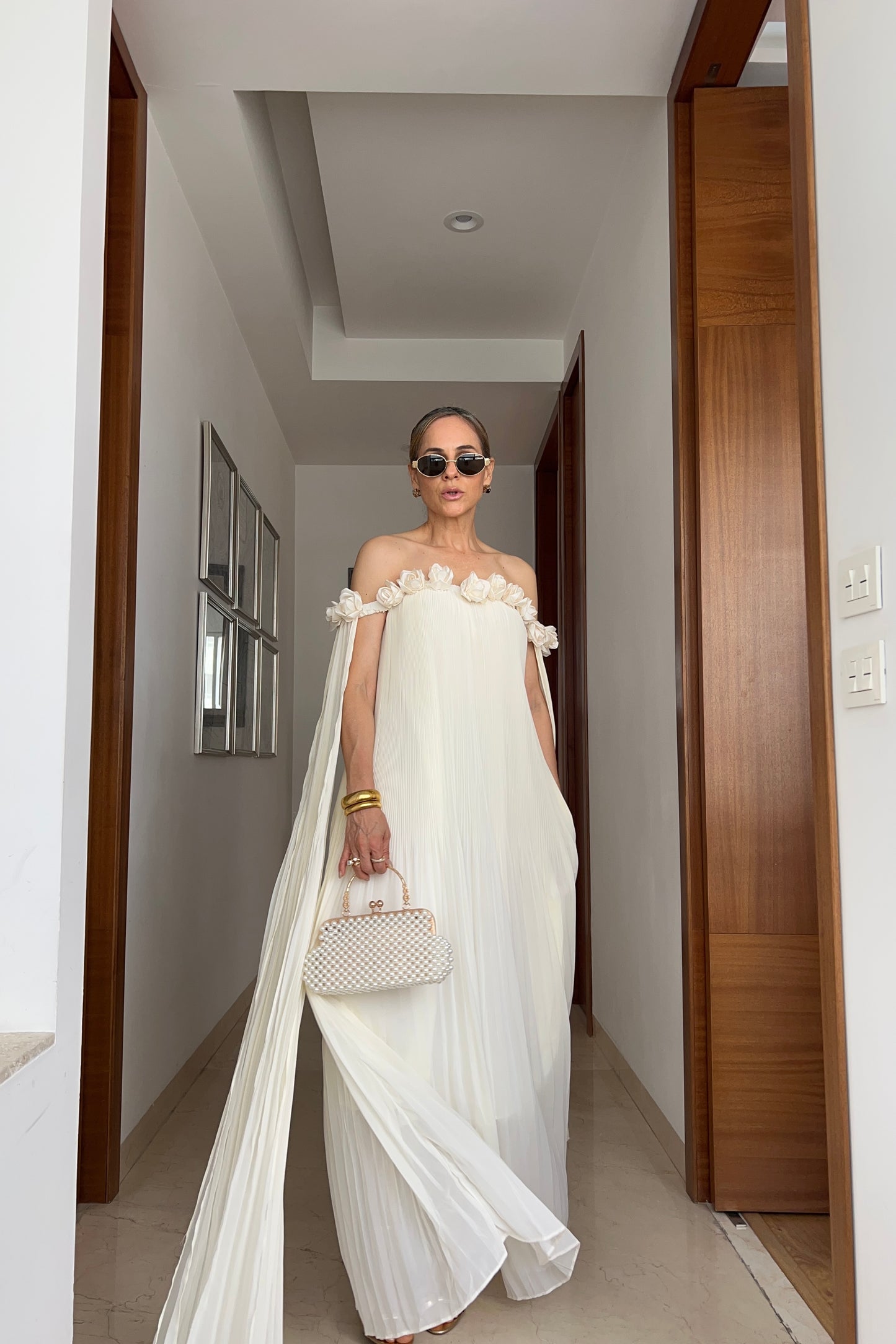 VESTIDO FLORES RESALTADAS