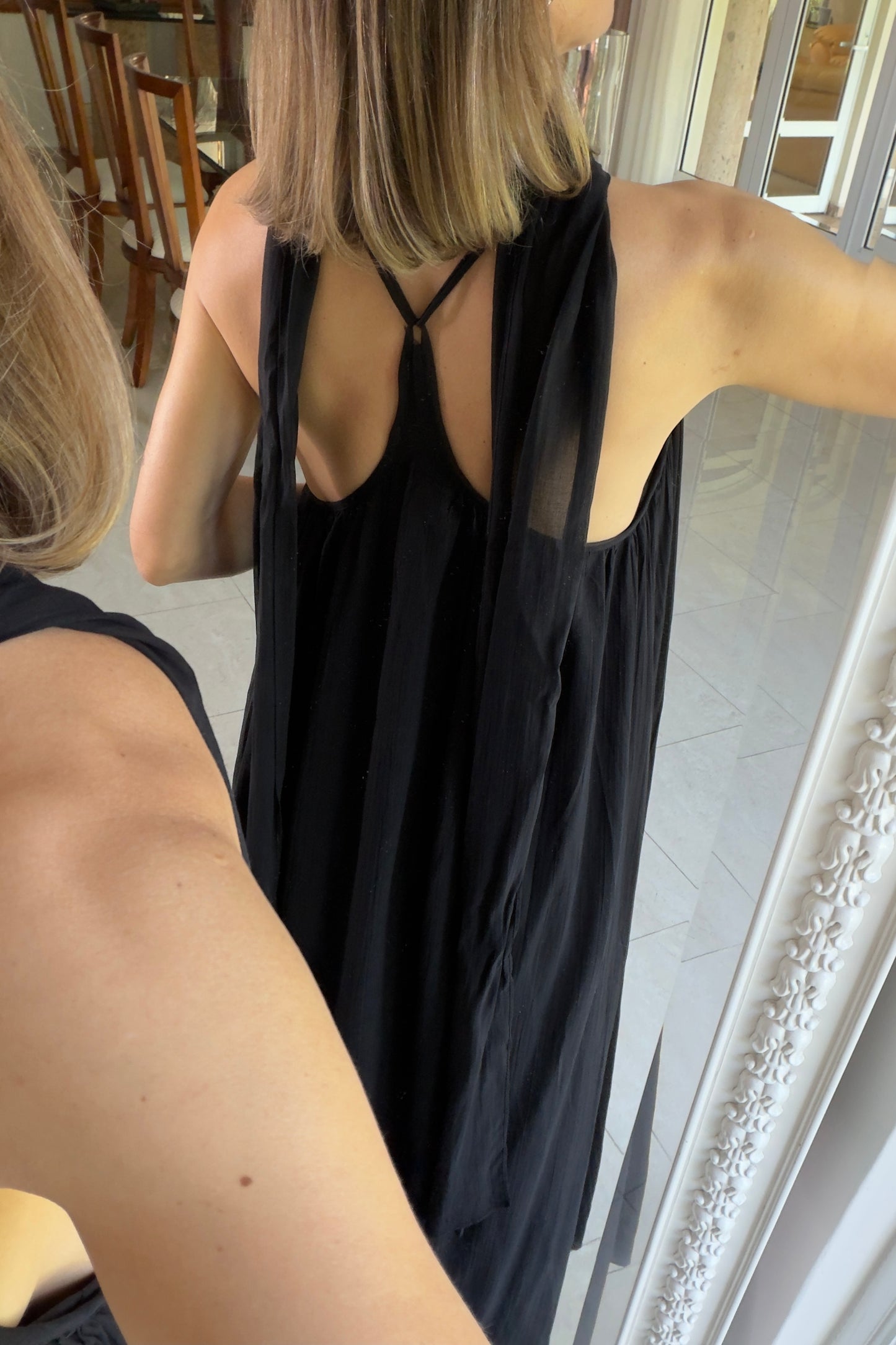 VESTIDO ESCOTE V & CORBATIN
