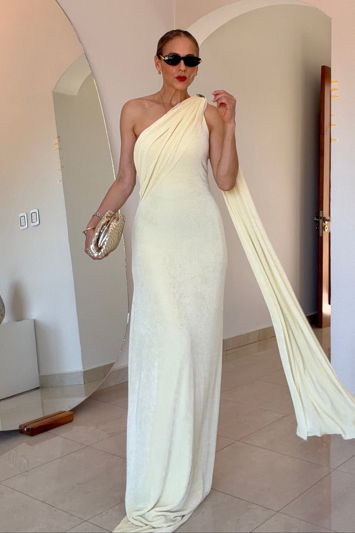 VESTIDO DETALLE HOMBRO