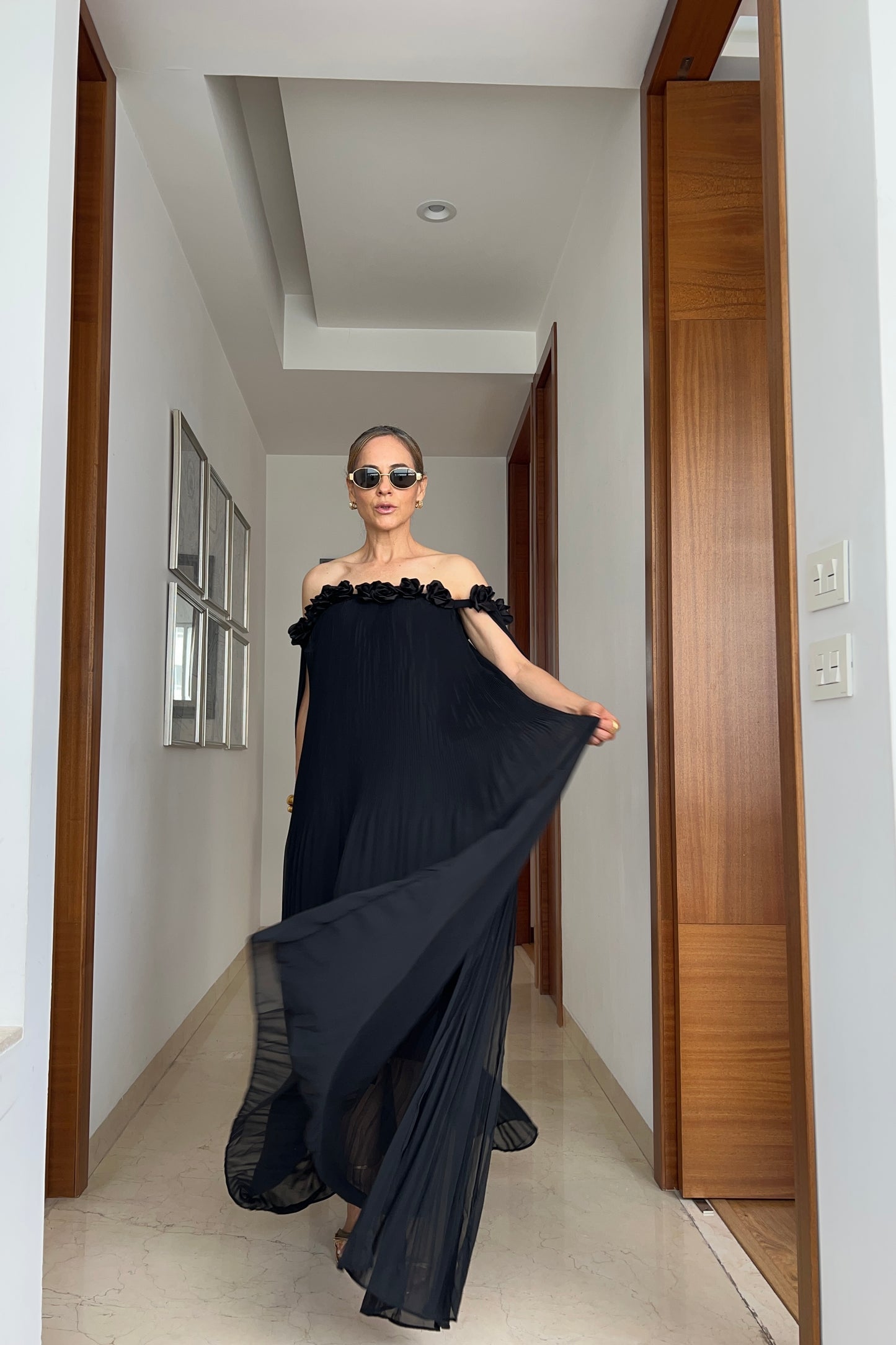 VESTIDO FLORES RESALTADAS