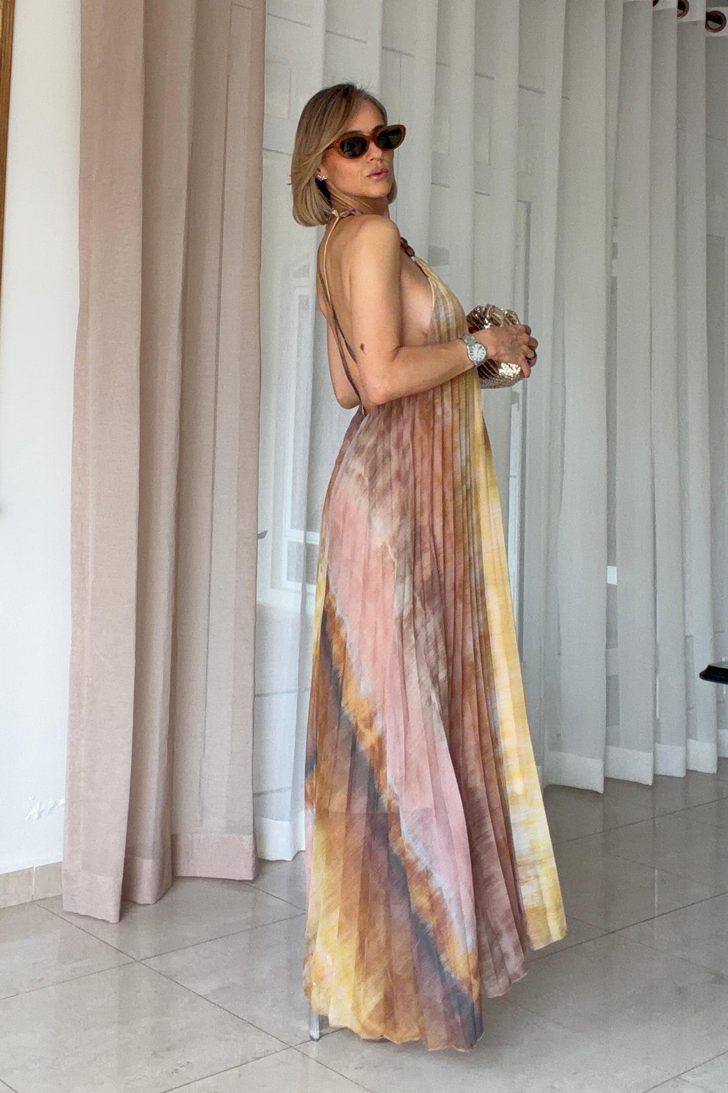 VESTIDO DETALLE COLLAR