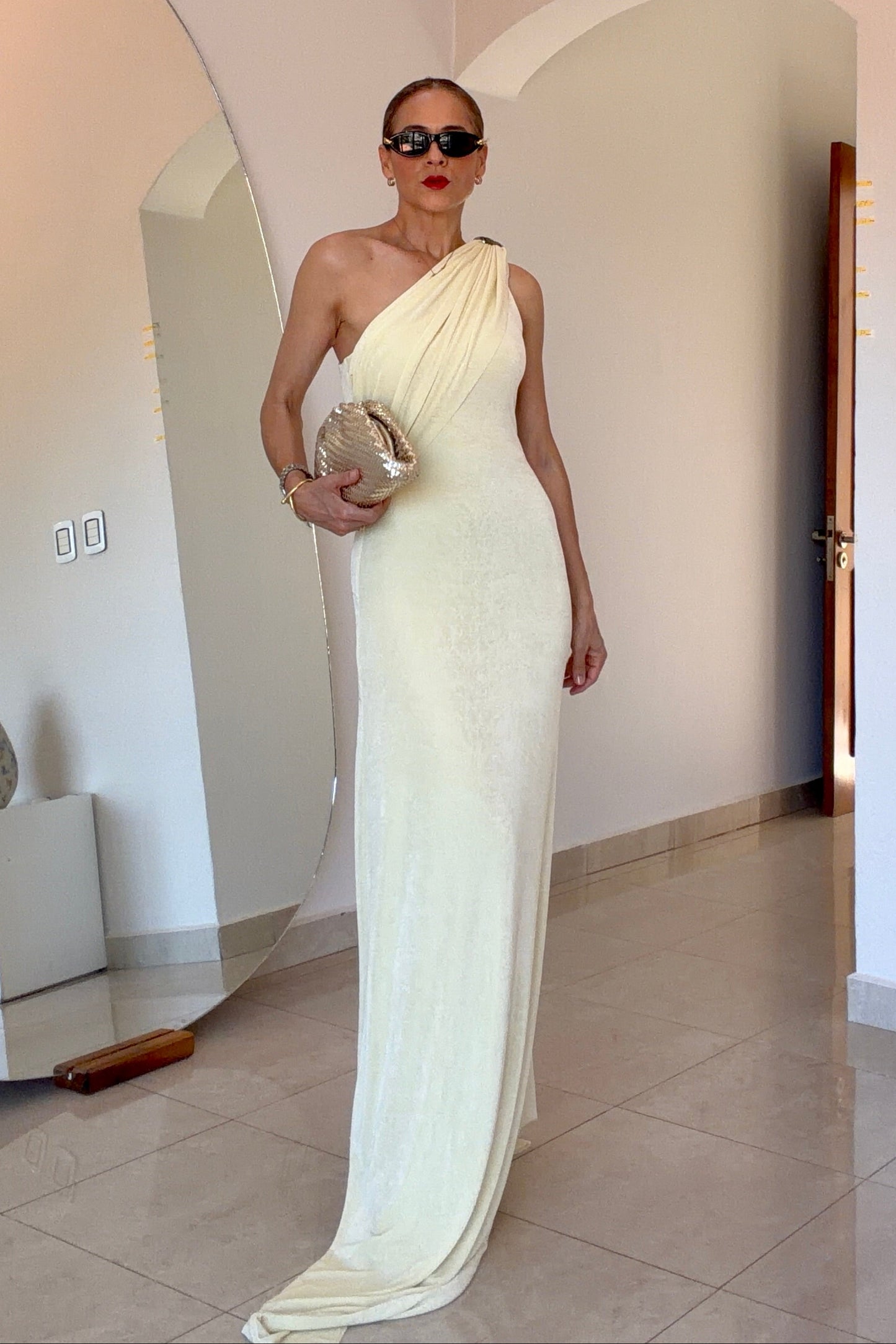 VESTIDO DETALLE HOMBRO