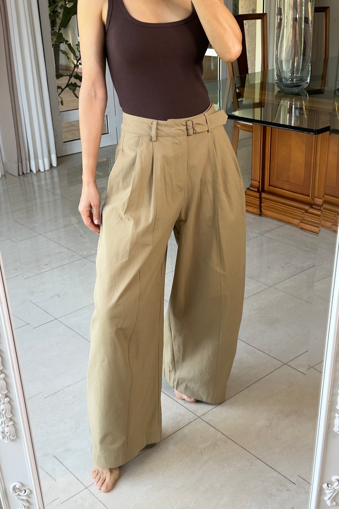 PANTALON DETALLE HEBILLA