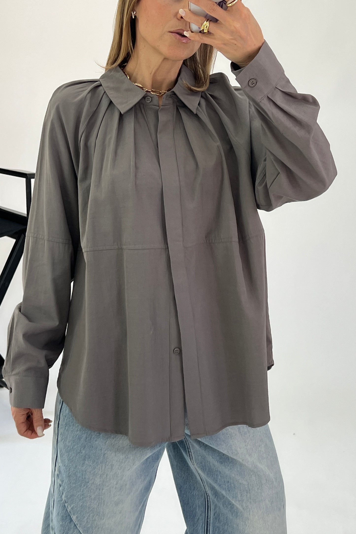 CAMISA DETALLE PLISADOS