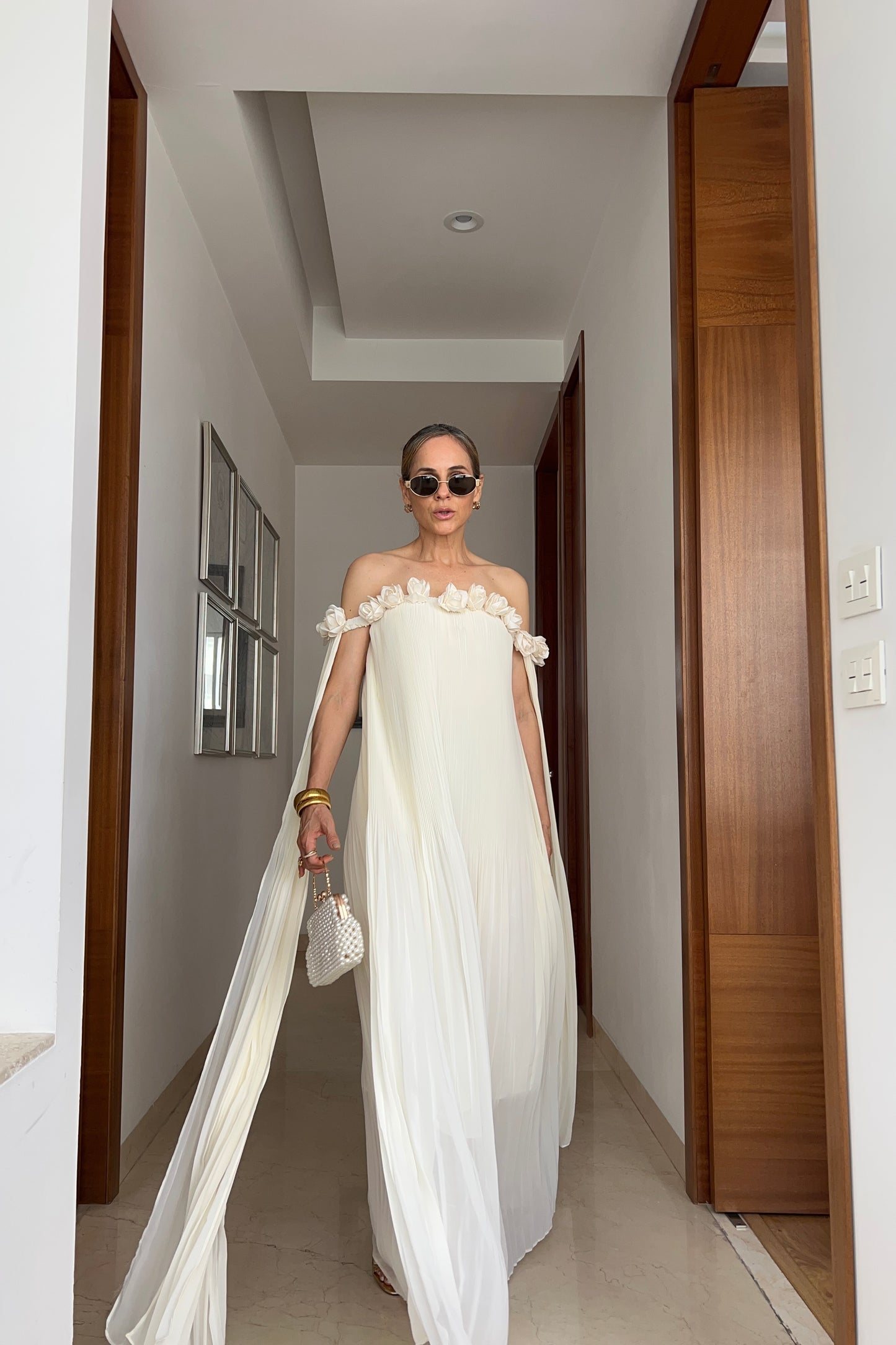 VESTIDO FLORES RESALTADAS