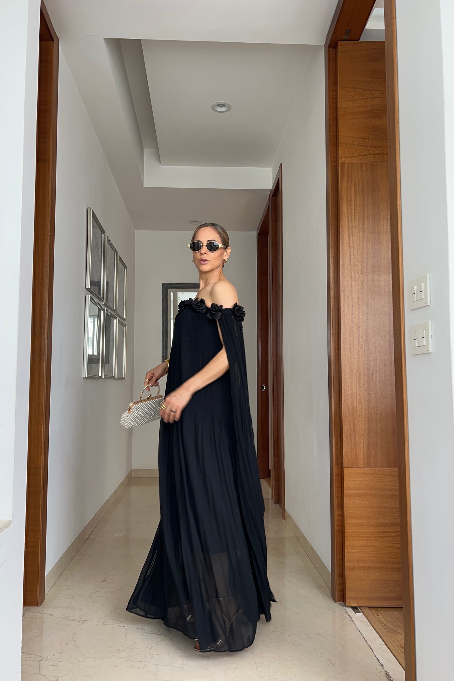 VESTIDO FLORES RESALTADAS