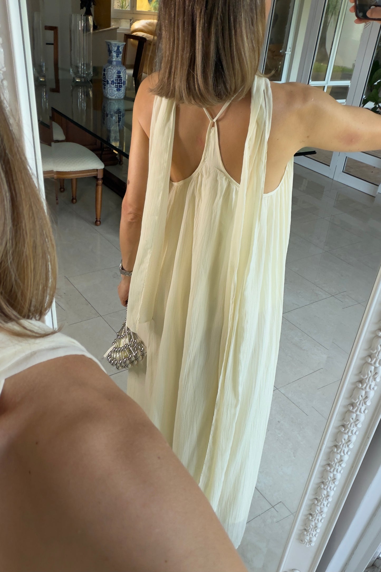 VESTIDO ESCOTE V & CORBATIN