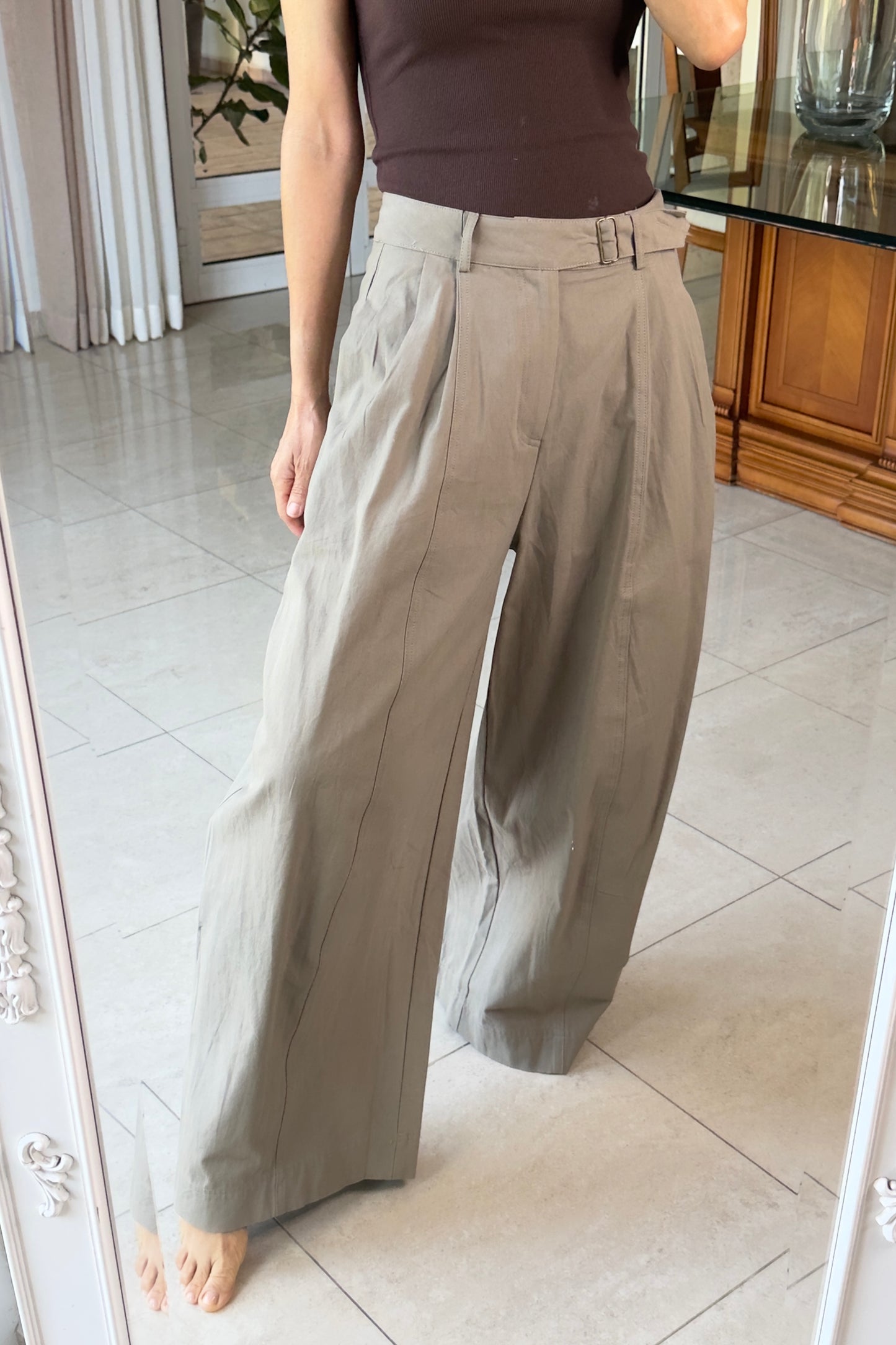 PANTALON DETALLE HEBILLA