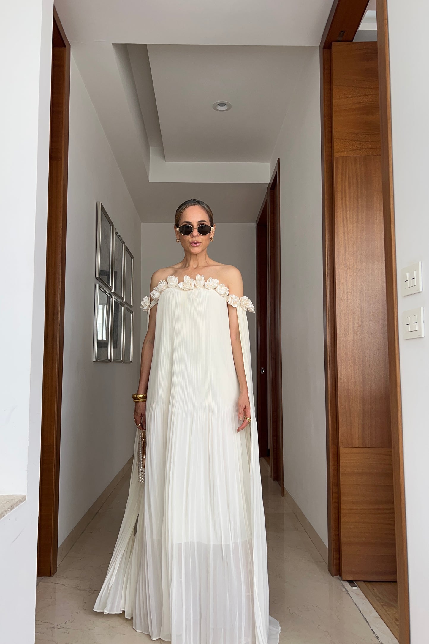 VESTIDO FLORES RESALTADAS