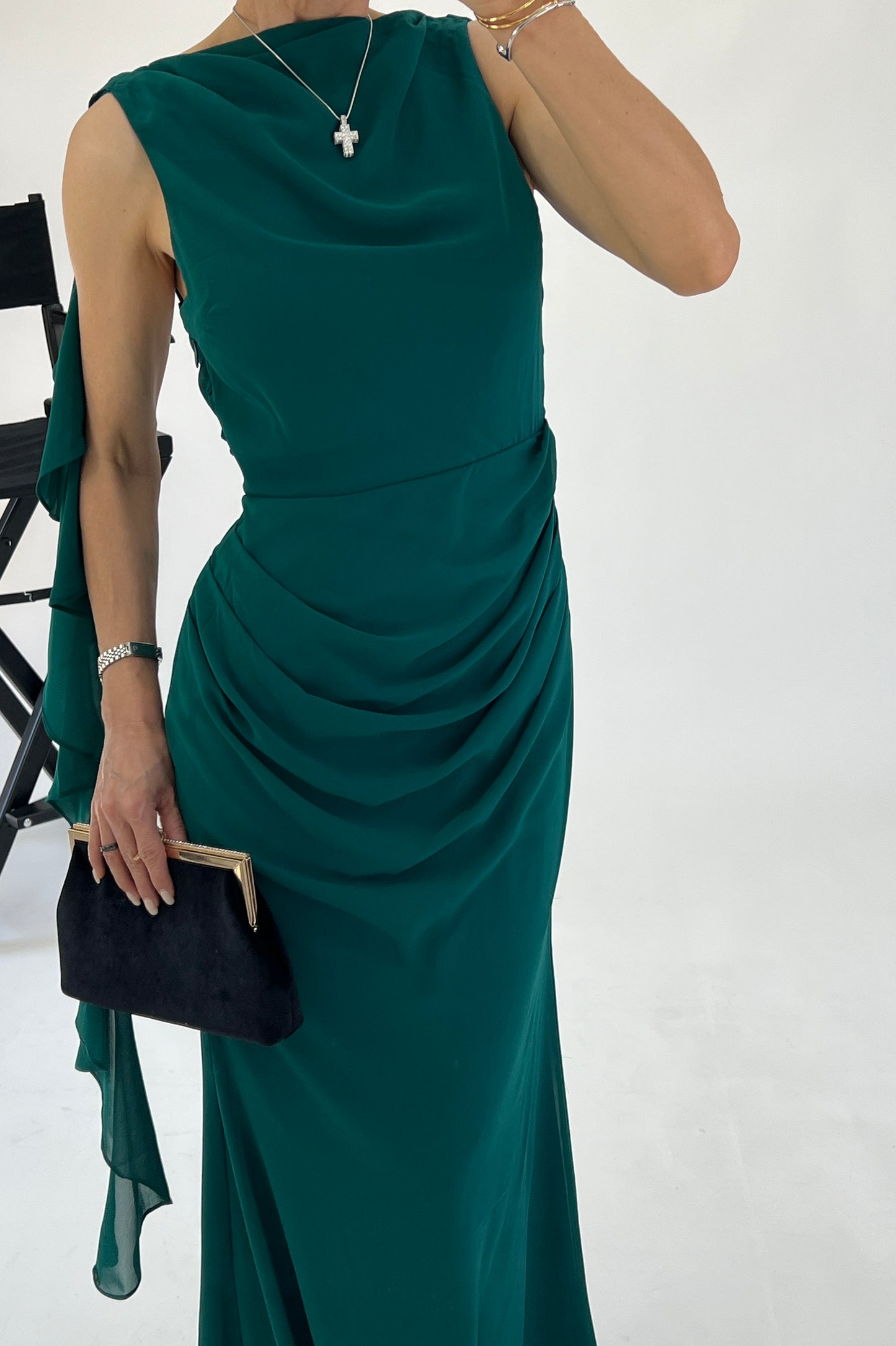 VESTIDO ESCAROLAS