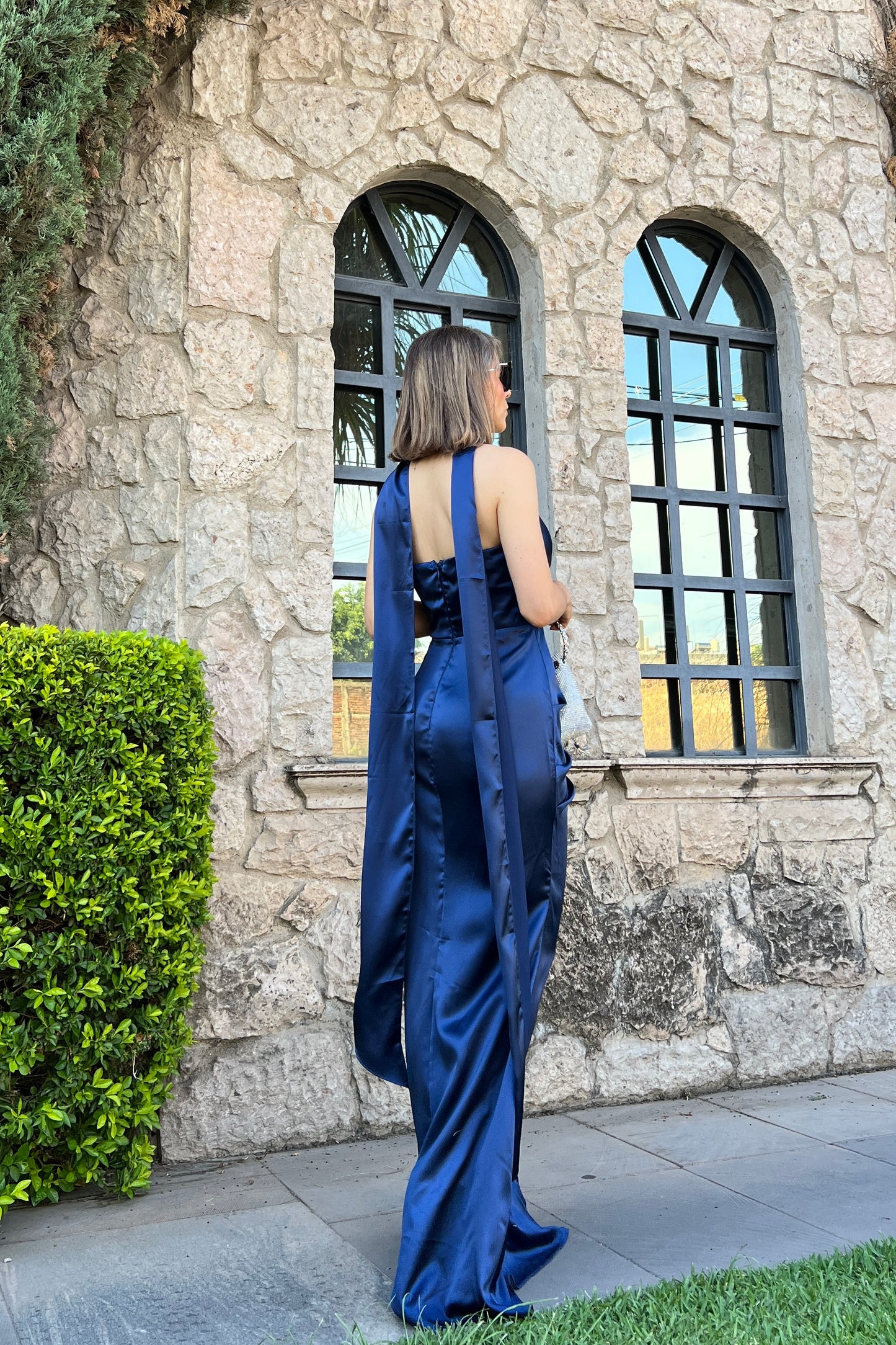 VESTIDO CON CORBATIN