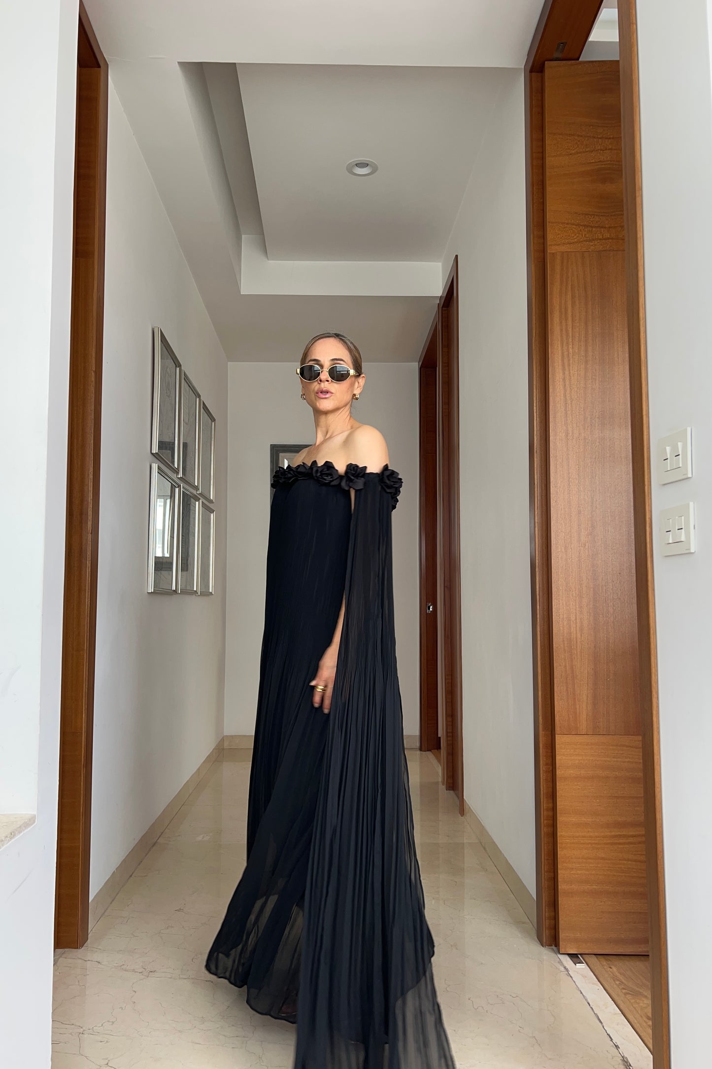 VESTIDO FLORES RESALTADAS