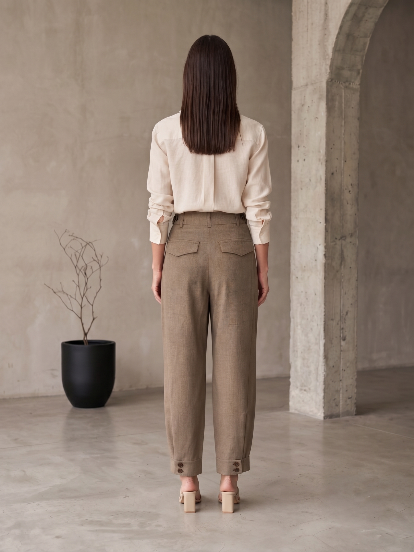 PANTALON DETALLE TOBILLOS