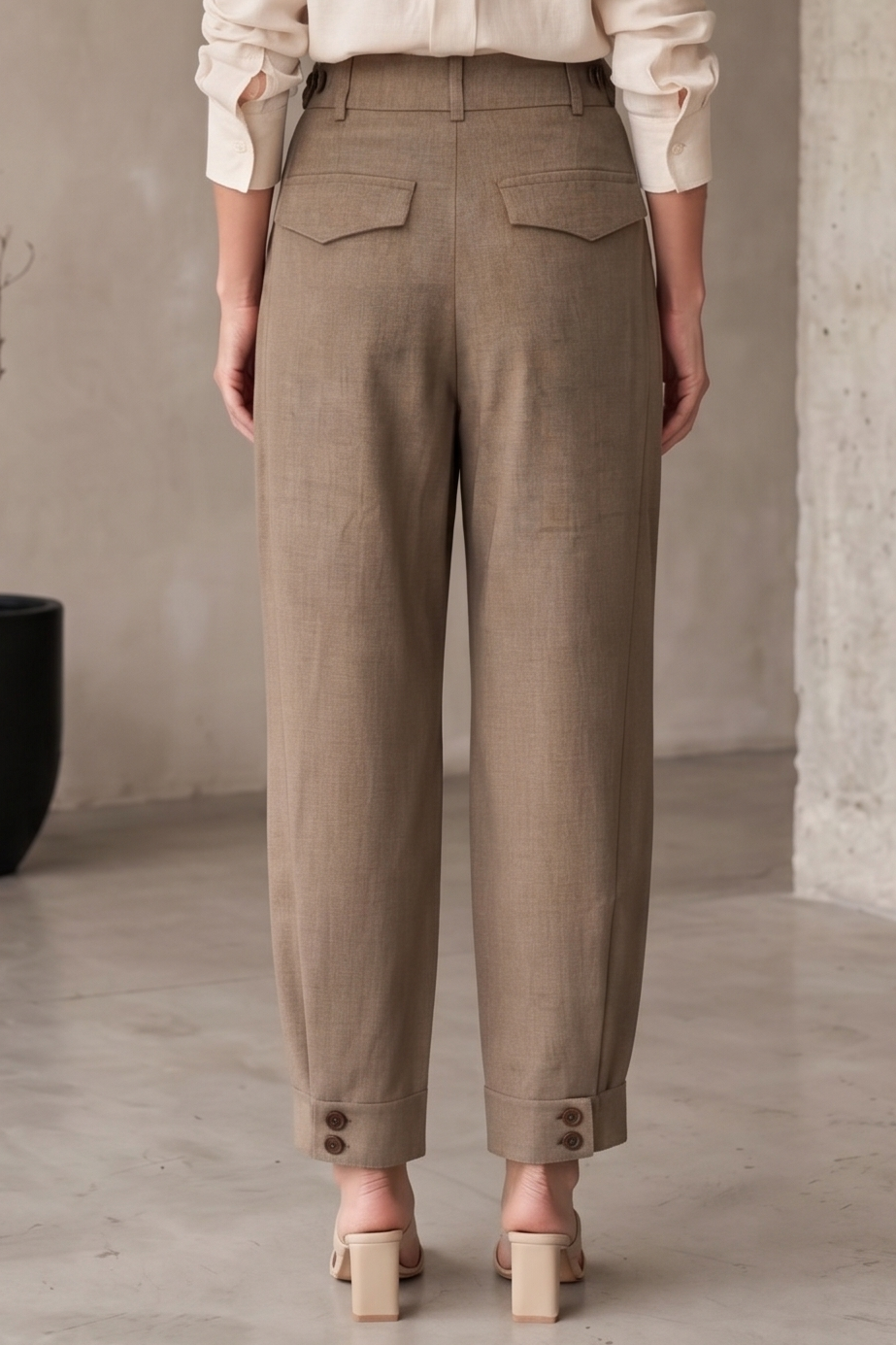 PANTALON DETALLE TOBILLOS