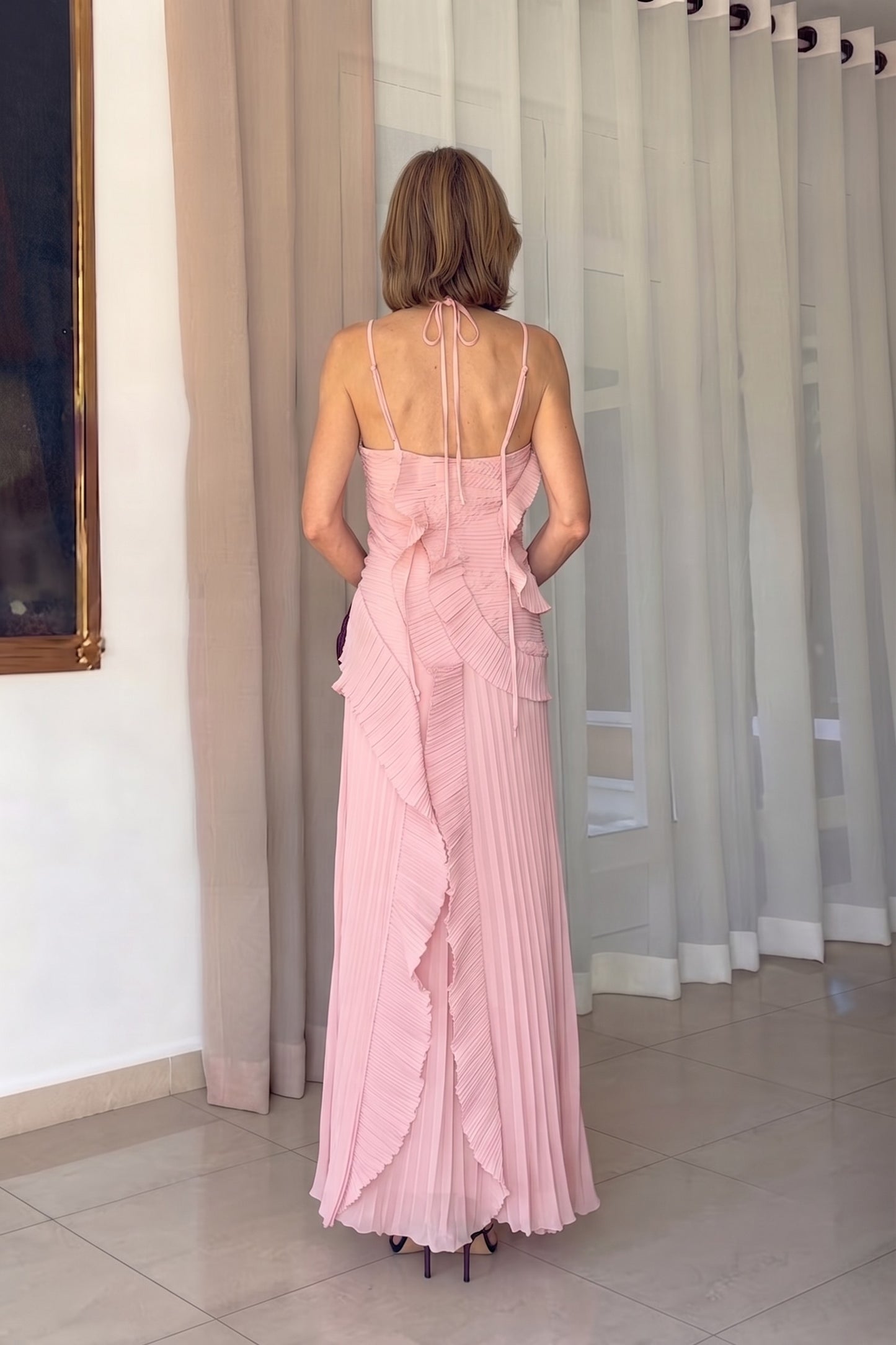 VESTIDO ESCAROLAS & PLISADO