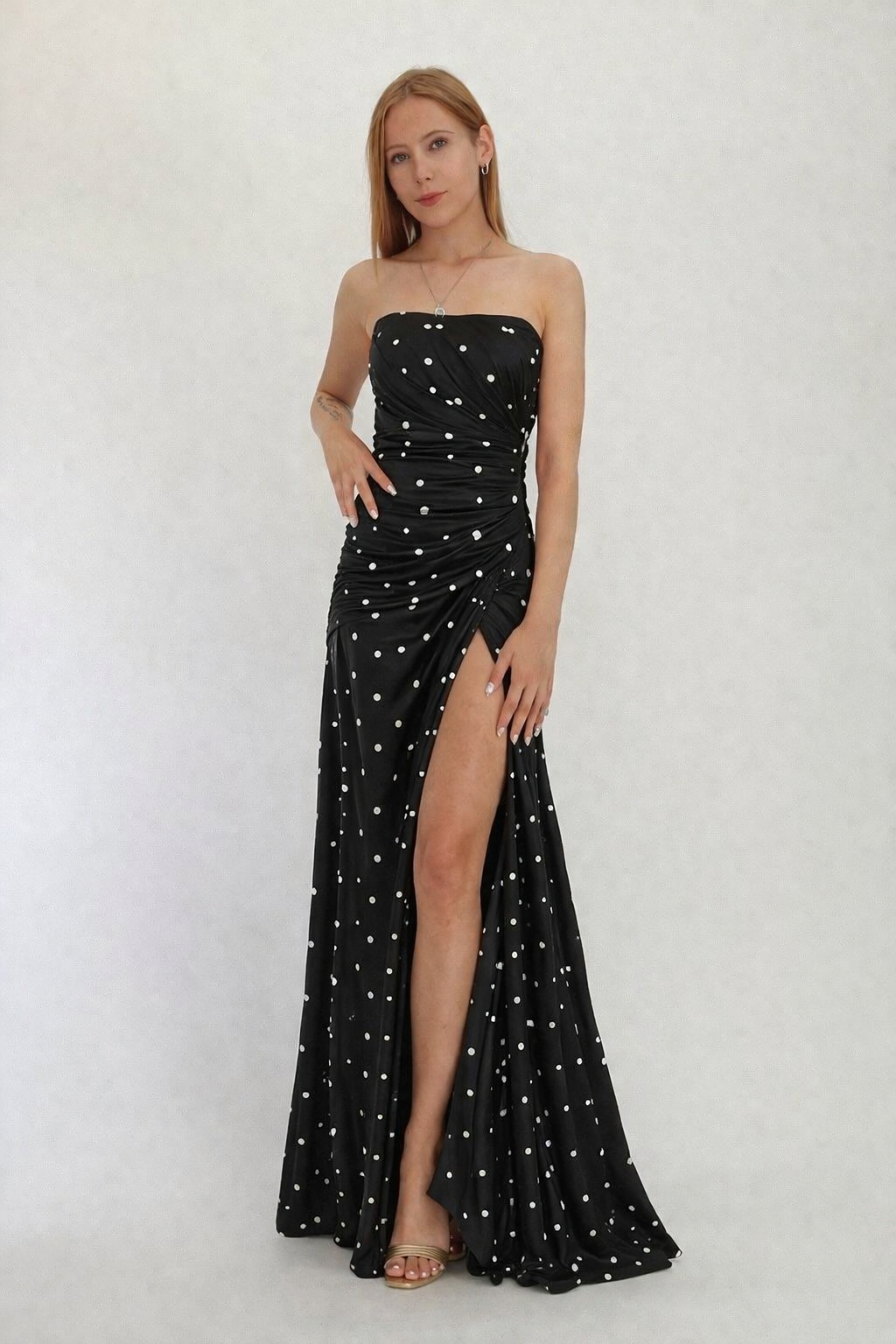 VESTIDO PUNTOS