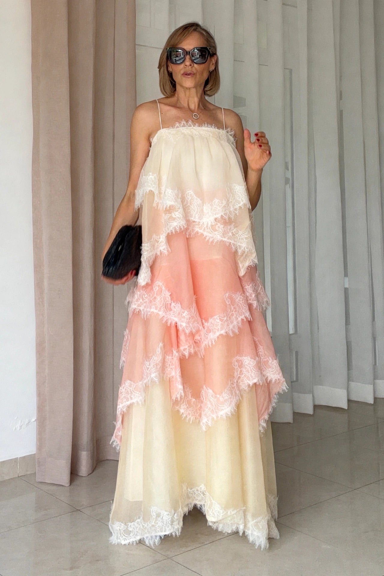 VESTIDO CAPAS & ENCAJE