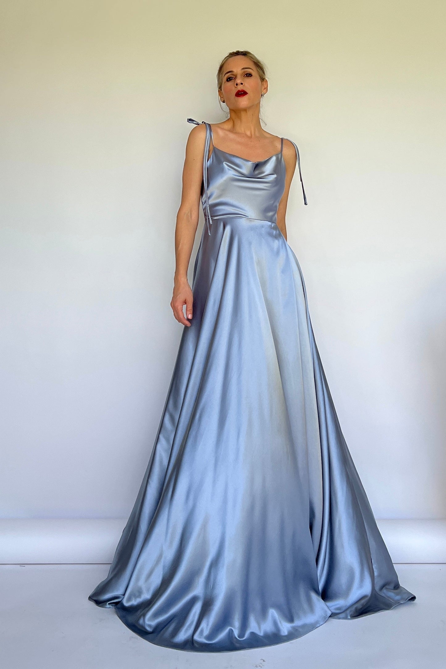 Load image into Gallery viewer, SOLID SATIN DRESS

