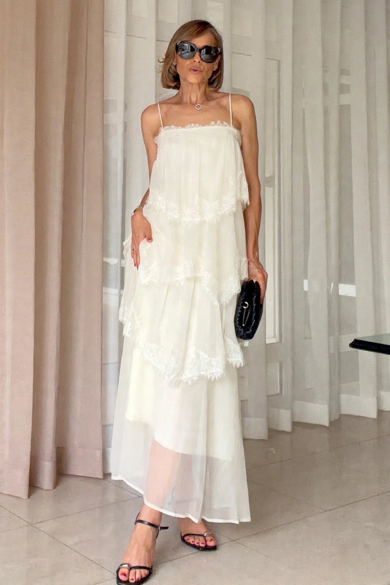 VESTIDO CAPAS & ENCAJE