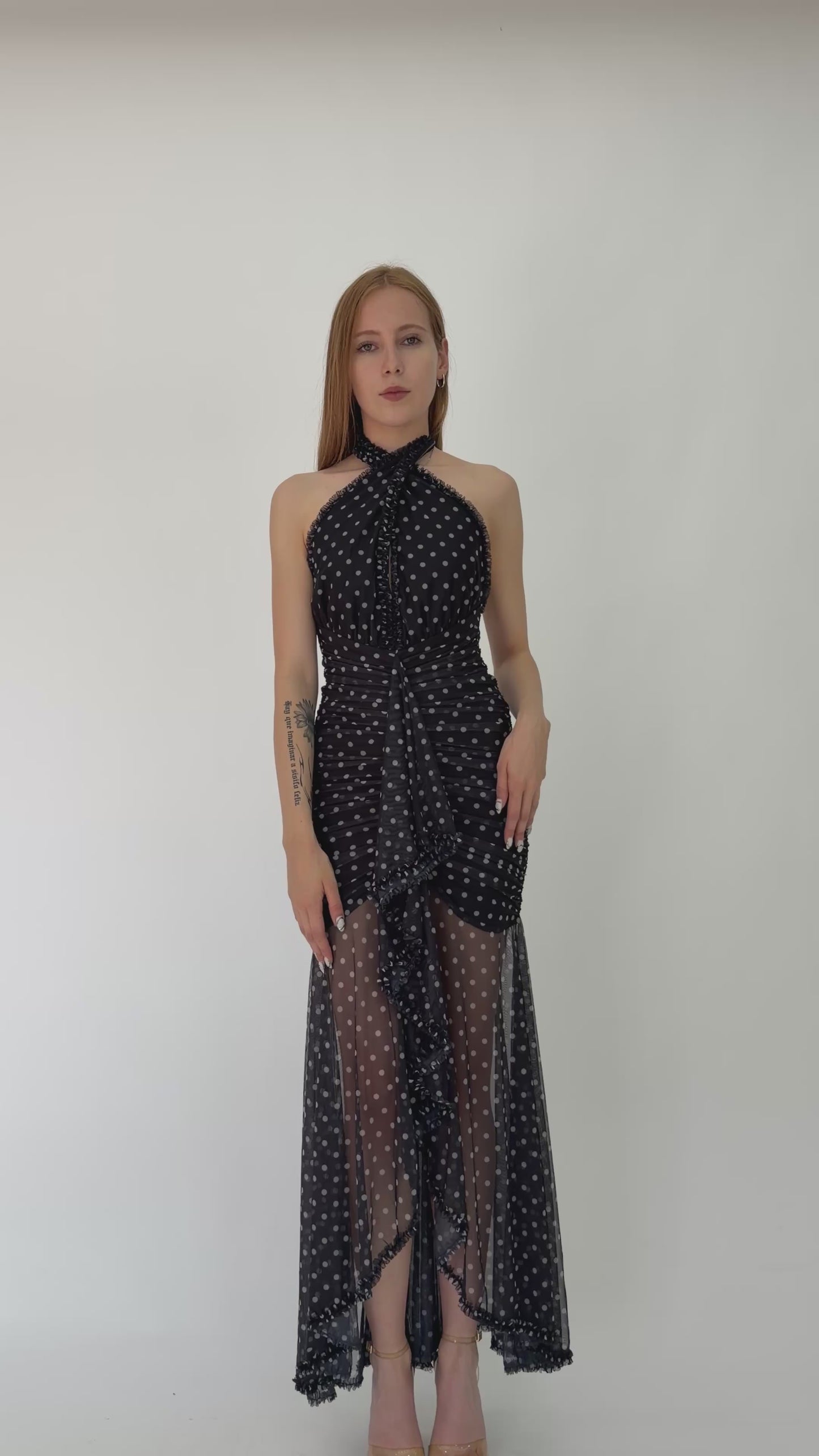 Load and play video in Gallery viewer, VESTIDO POLKA DOTS

