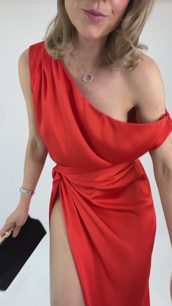 Load and play video in Gallery viewer, VESTIDO SATIN
